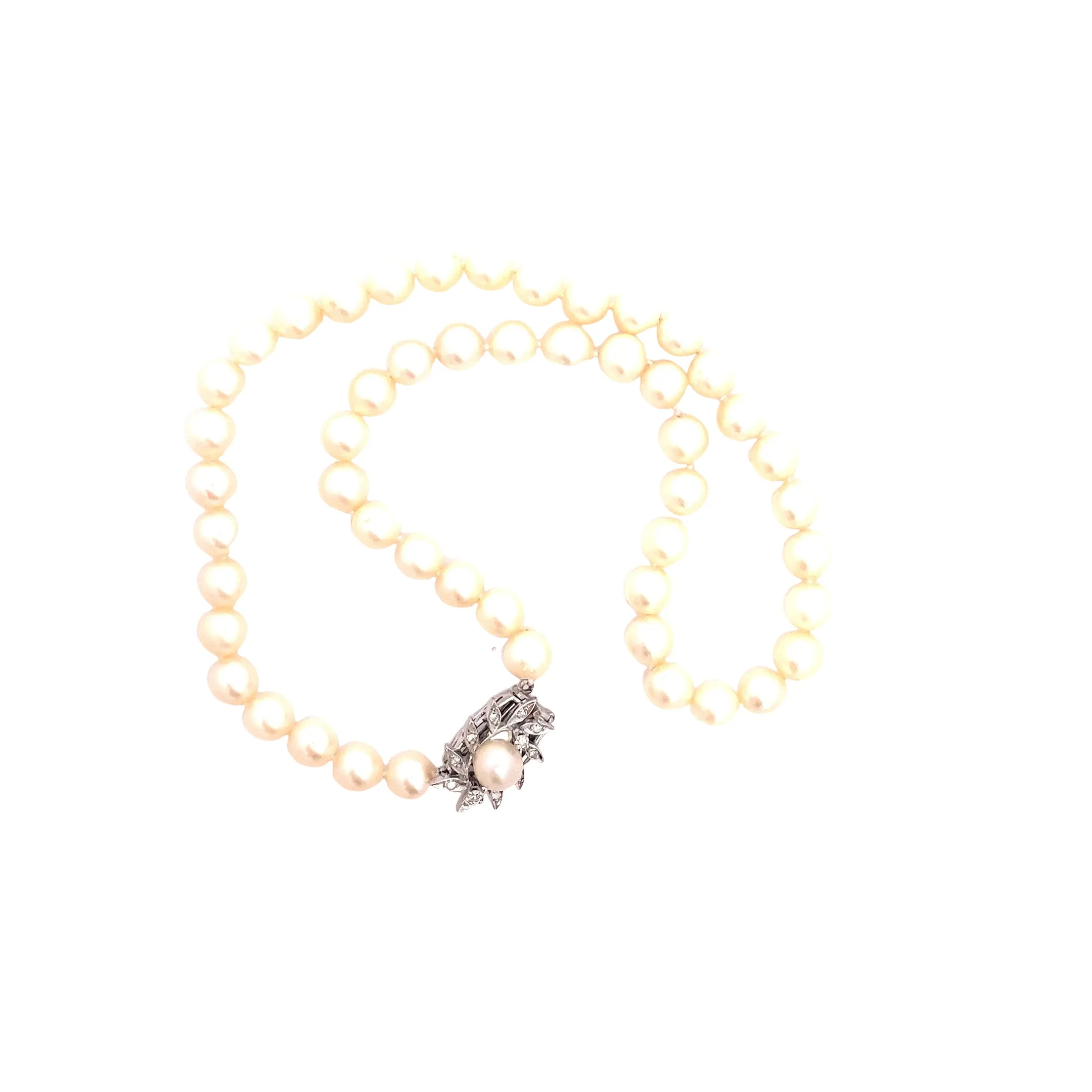 14K WHITE GOLD 15"INCH / 7MM 52 PEARL CHOKER WITH WHITE GOLD DIAMAND CLASPS