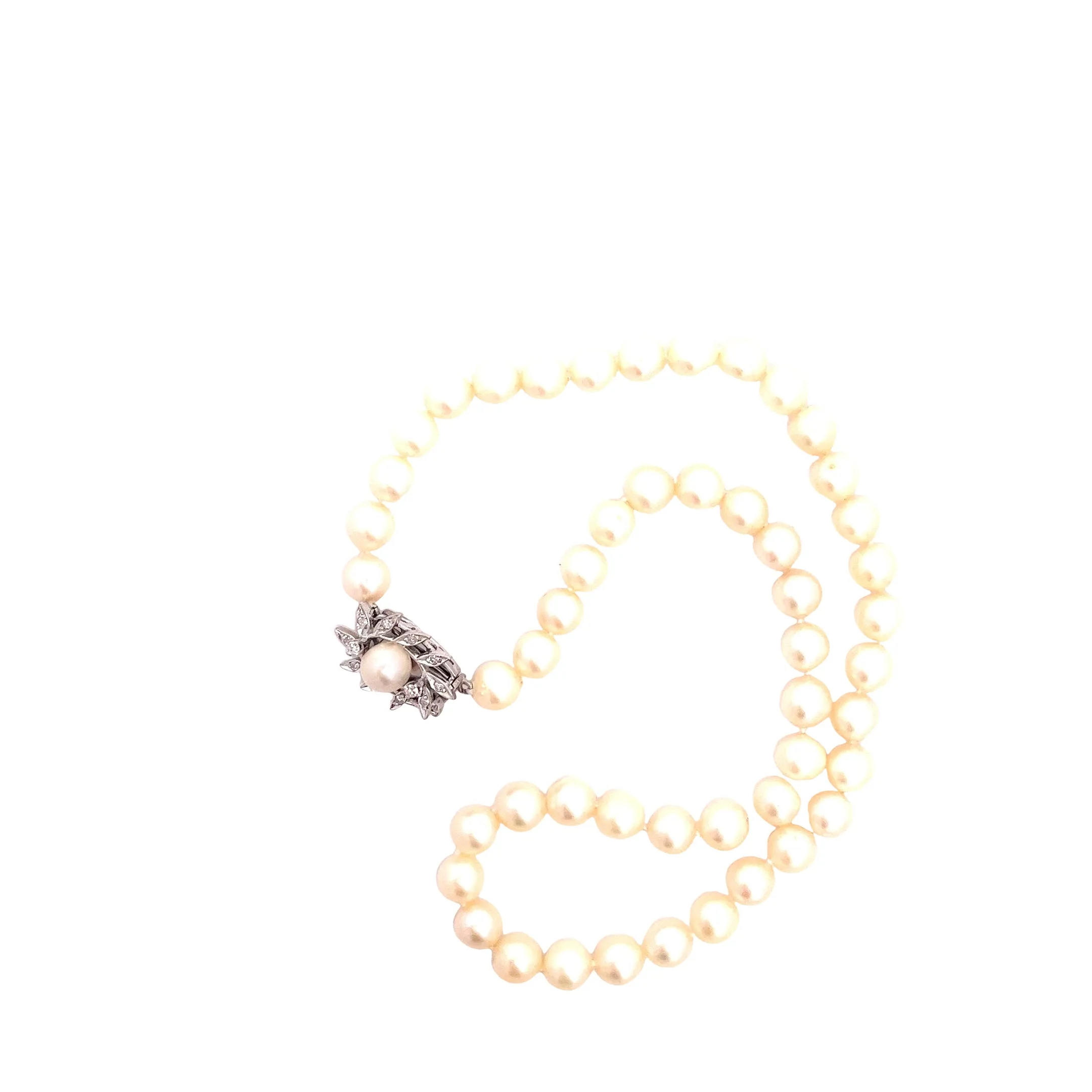 14K WHITE GOLD 15"INCH / 7MM 52 PEARL CHOKER WITH WHITE GOLD DIAMAND CLASPS