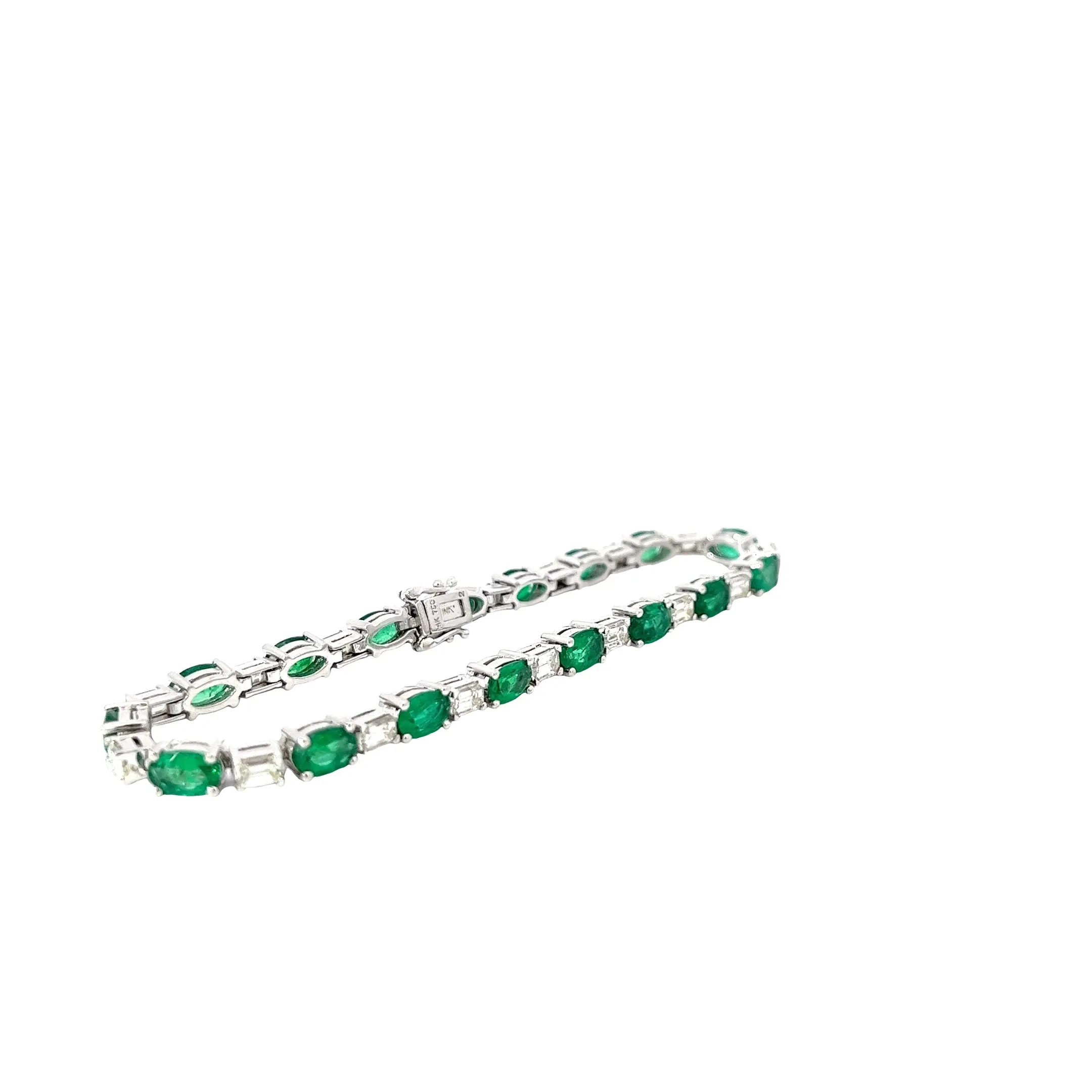 18k White Gold 3.00ct H VS2 Radiant Cut Diamond and 6.00ct Oval Emerald Bracelet