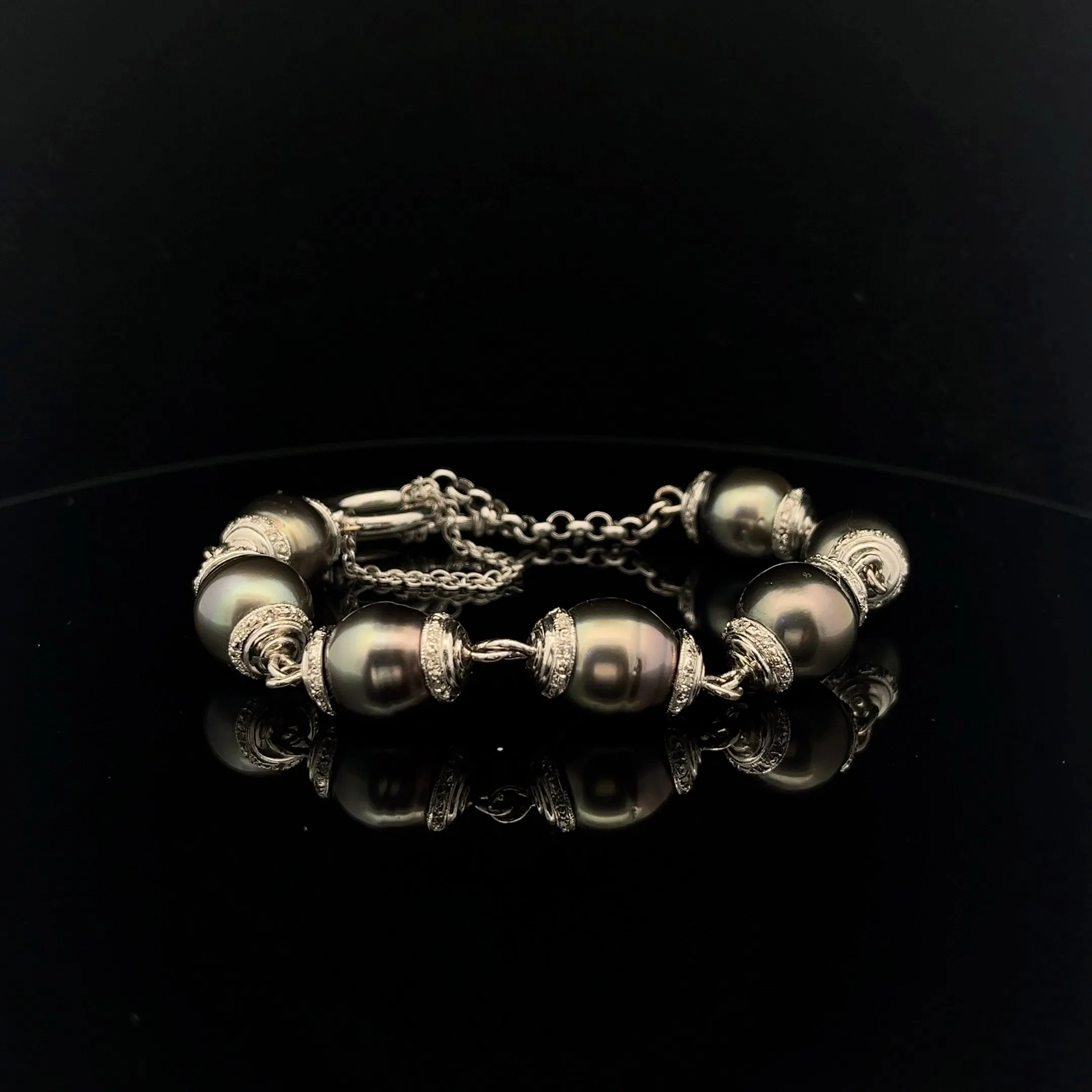 18k white gold .50ct G VS2 Round diamond and Tahitian Pearl Bracelet