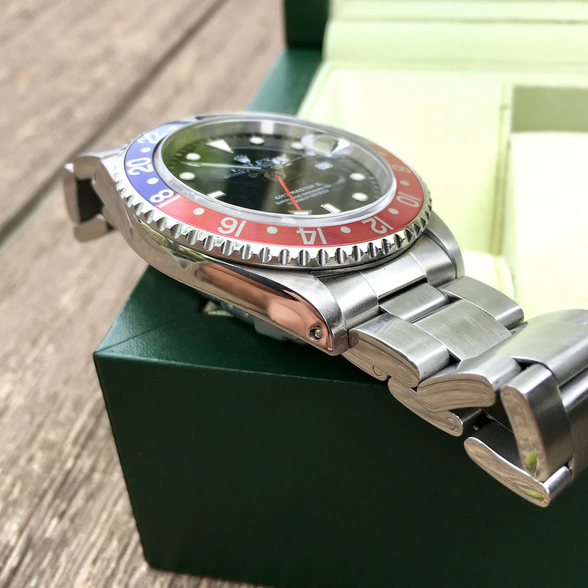1997 Rolex GMT Master II 16710 Stainless Steel Pepsi "U" Serial Wristwatch Box Papers