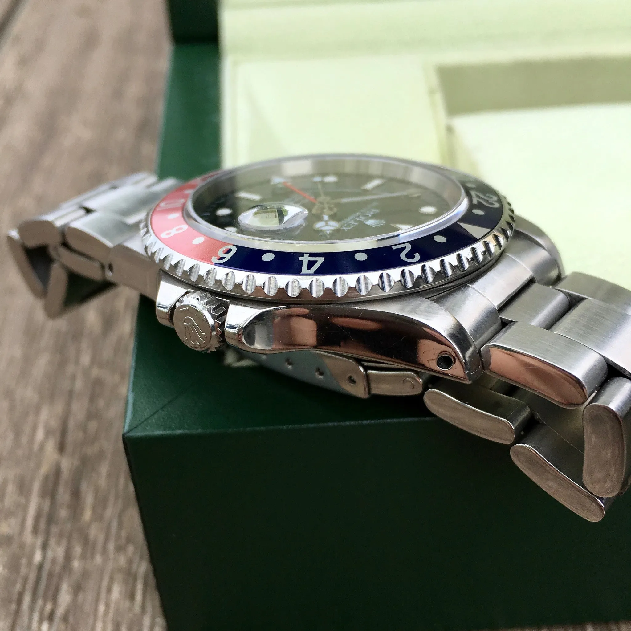 1997 Rolex GMT Master II 16710 Stainless Steel Pepsi "U" Serial Wristwatch Box Papers
