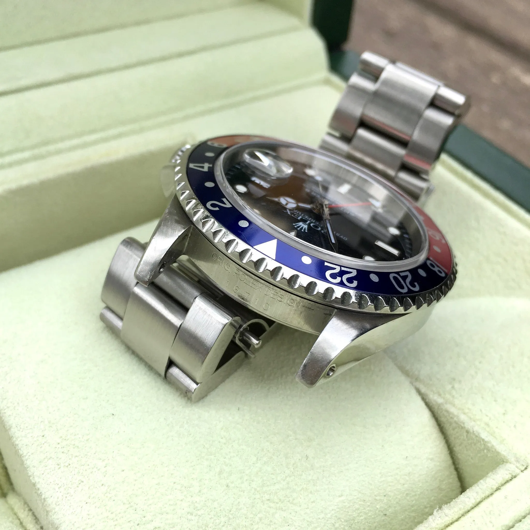 1997 Rolex GMT Master II 16710 Stainless Steel Pepsi "U" Serial Wristwatch Box Papers