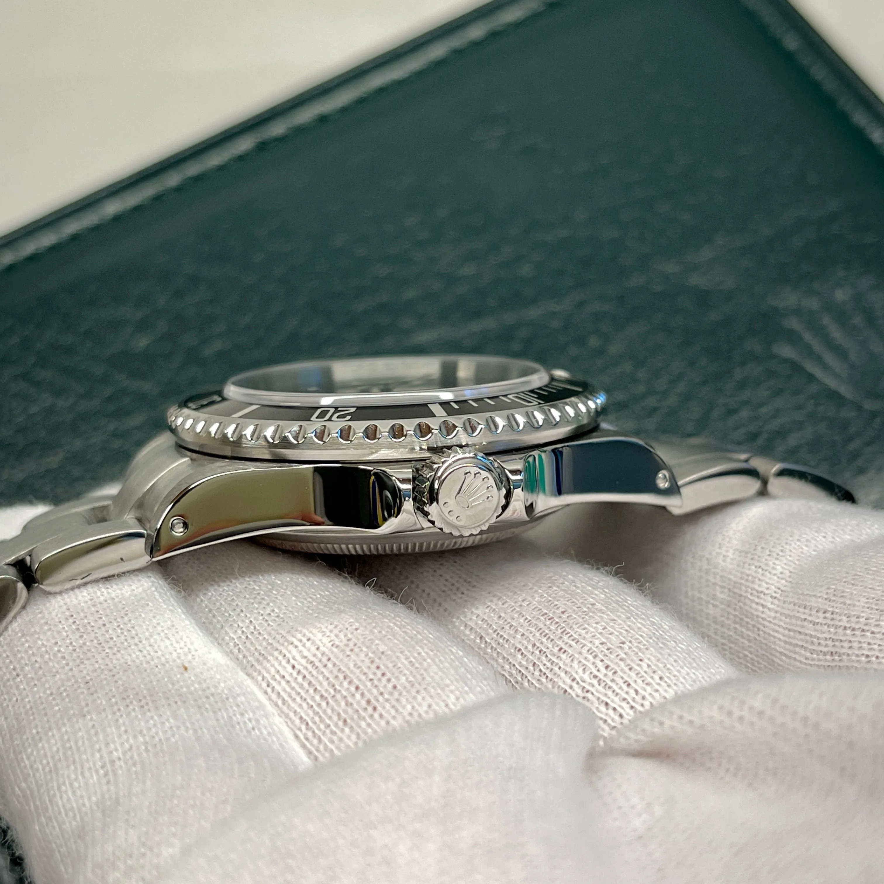 1999 Rolex Sea Dweller 16600 Swiss Only Stainless Steel Oyster Automatic Wristwatch Box Papers