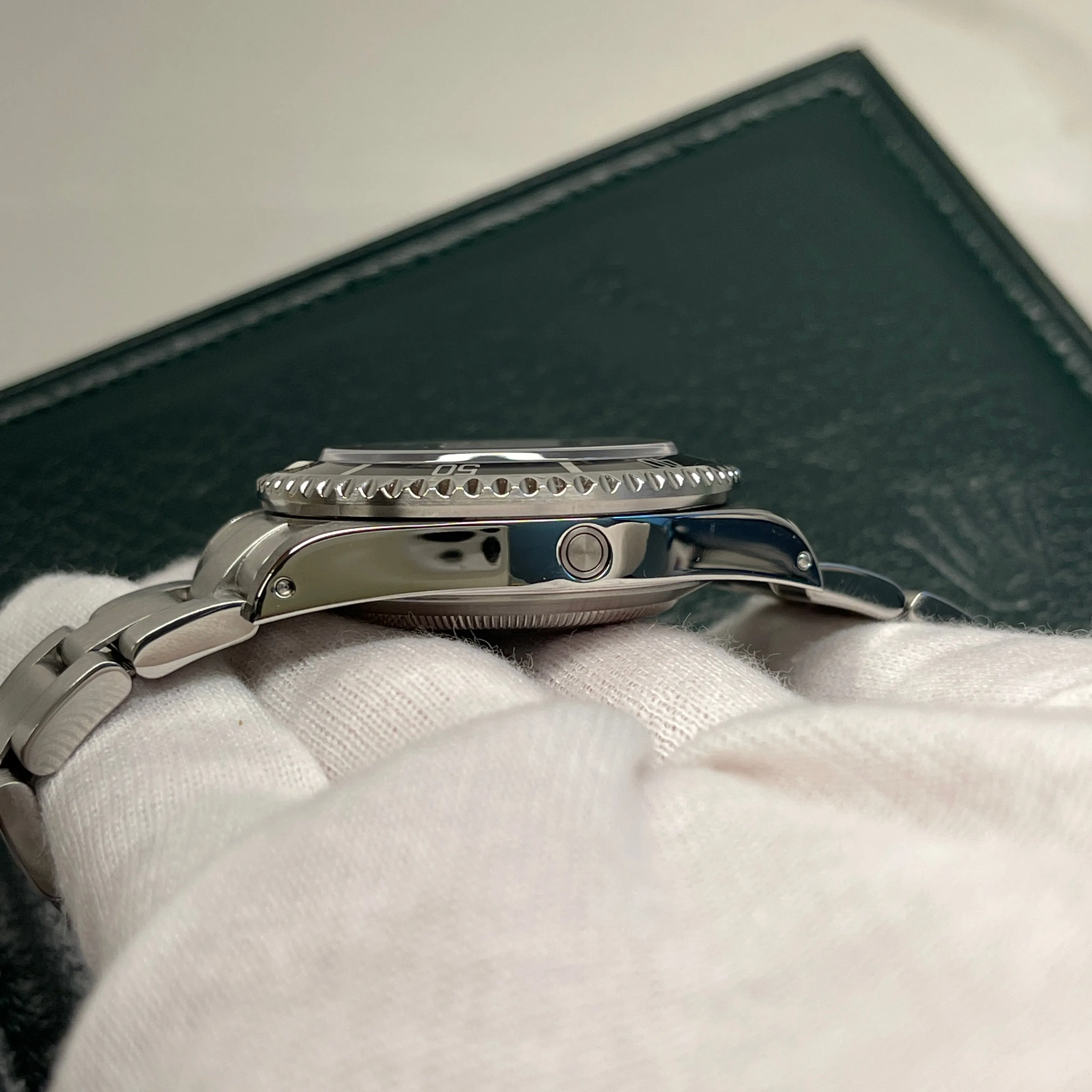 1999 Rolex Sea Dweller 16600 Swiss Only Stainless Steel Oyster Automatic Wristwatch Box Papers