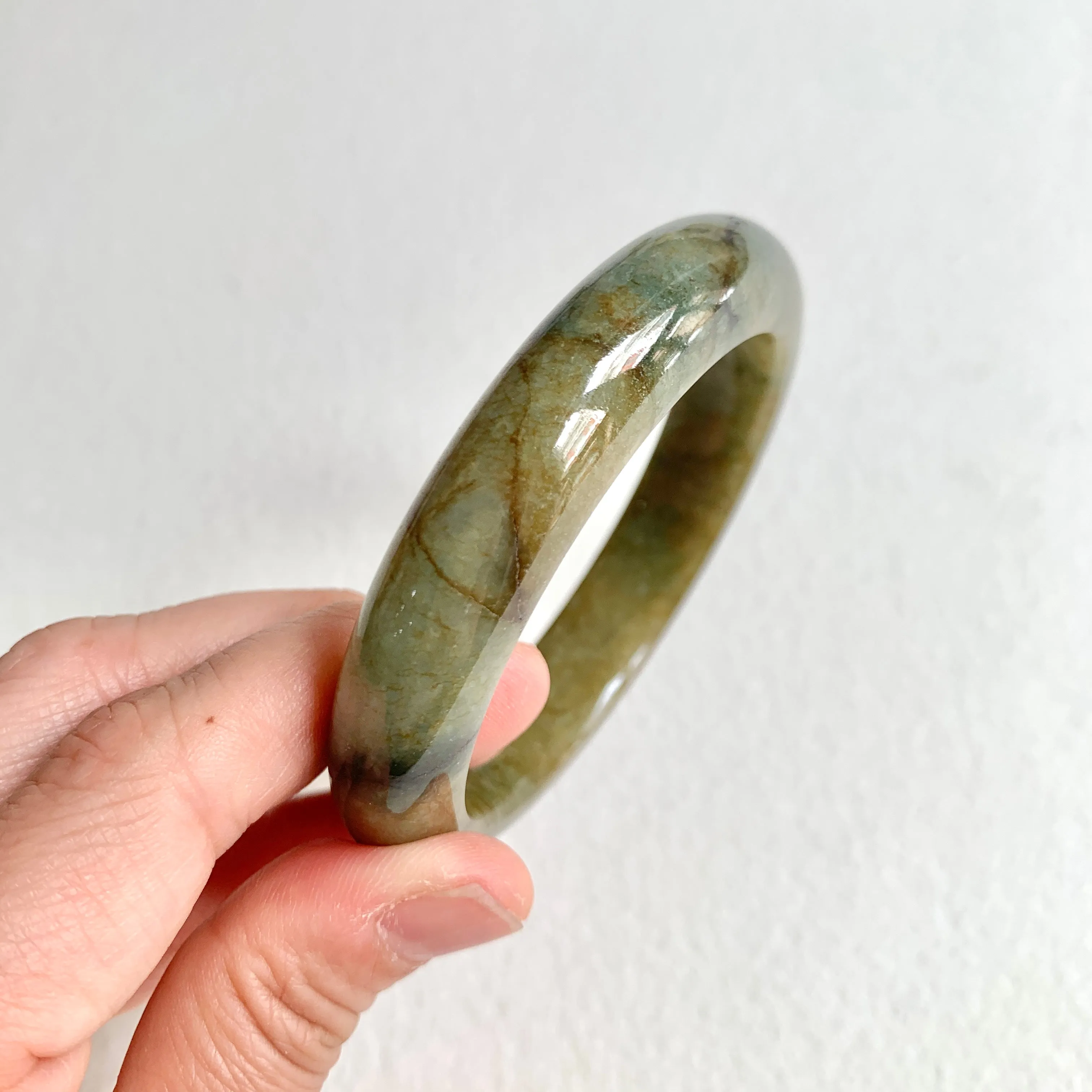 52.8mm A-Grade Natural Greenish Brown Modern Round Bangle No. 600150
