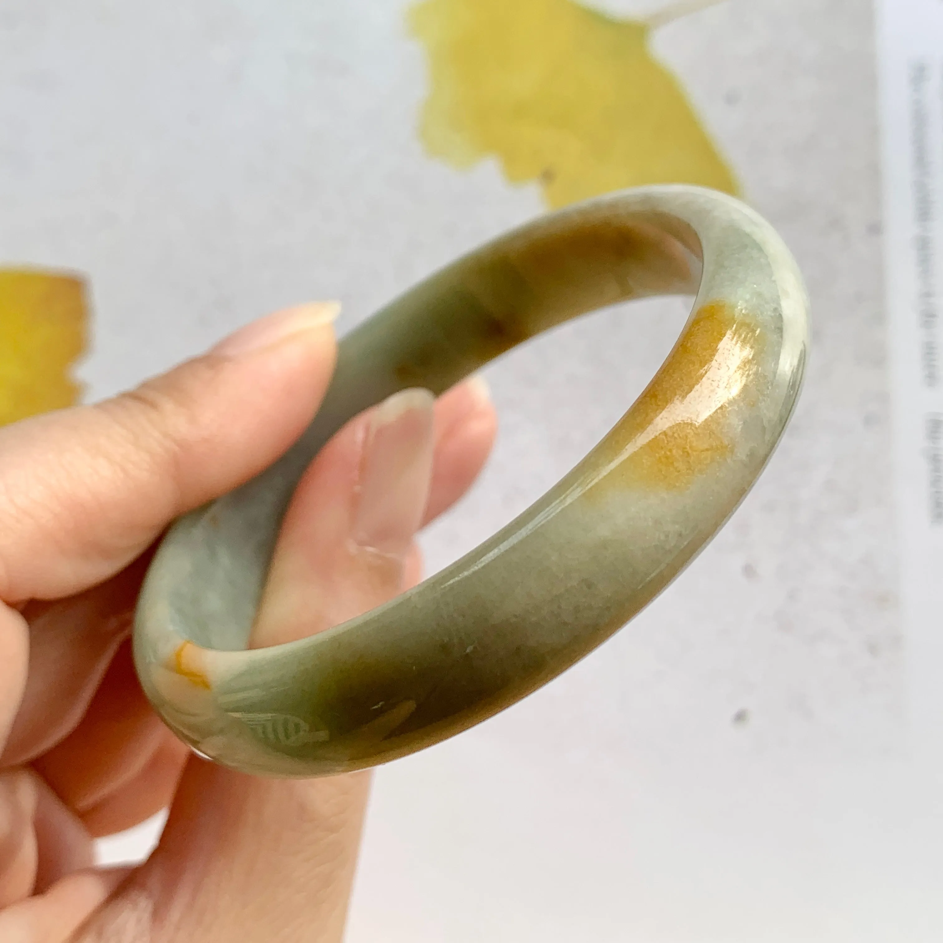 53mm A-Grade Natural Green and Yellow Jadeite Modern Round Bangle No.330037