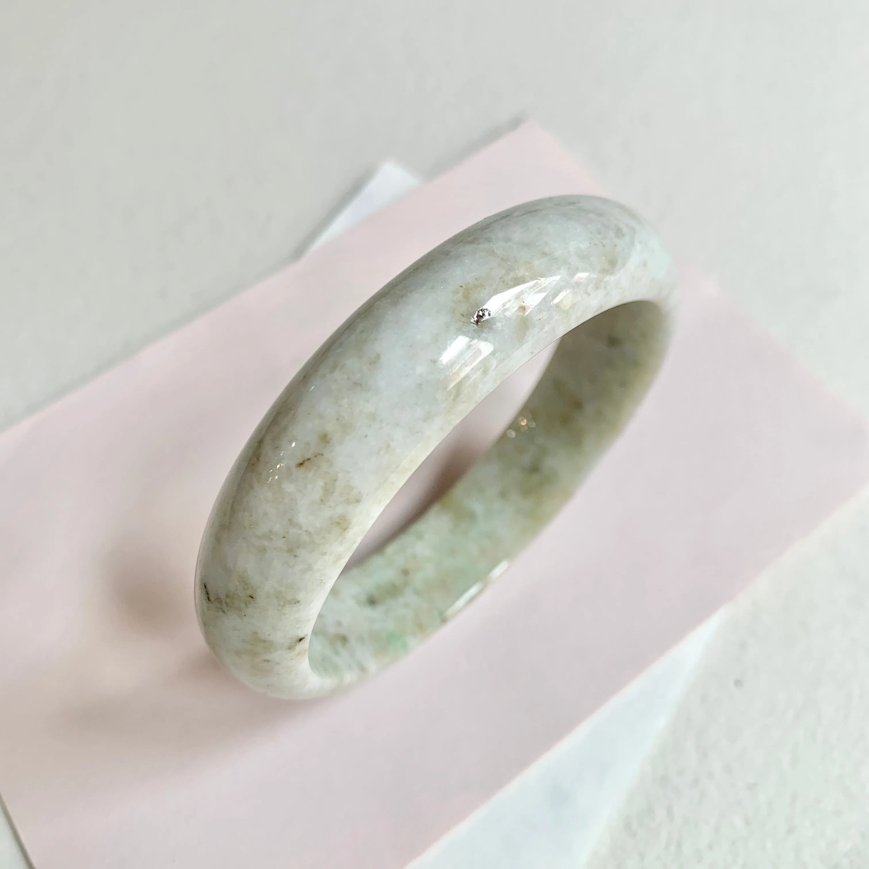 58.5mm A-Grade Natural Yellowish Green Modern Round Bangle No. 600170