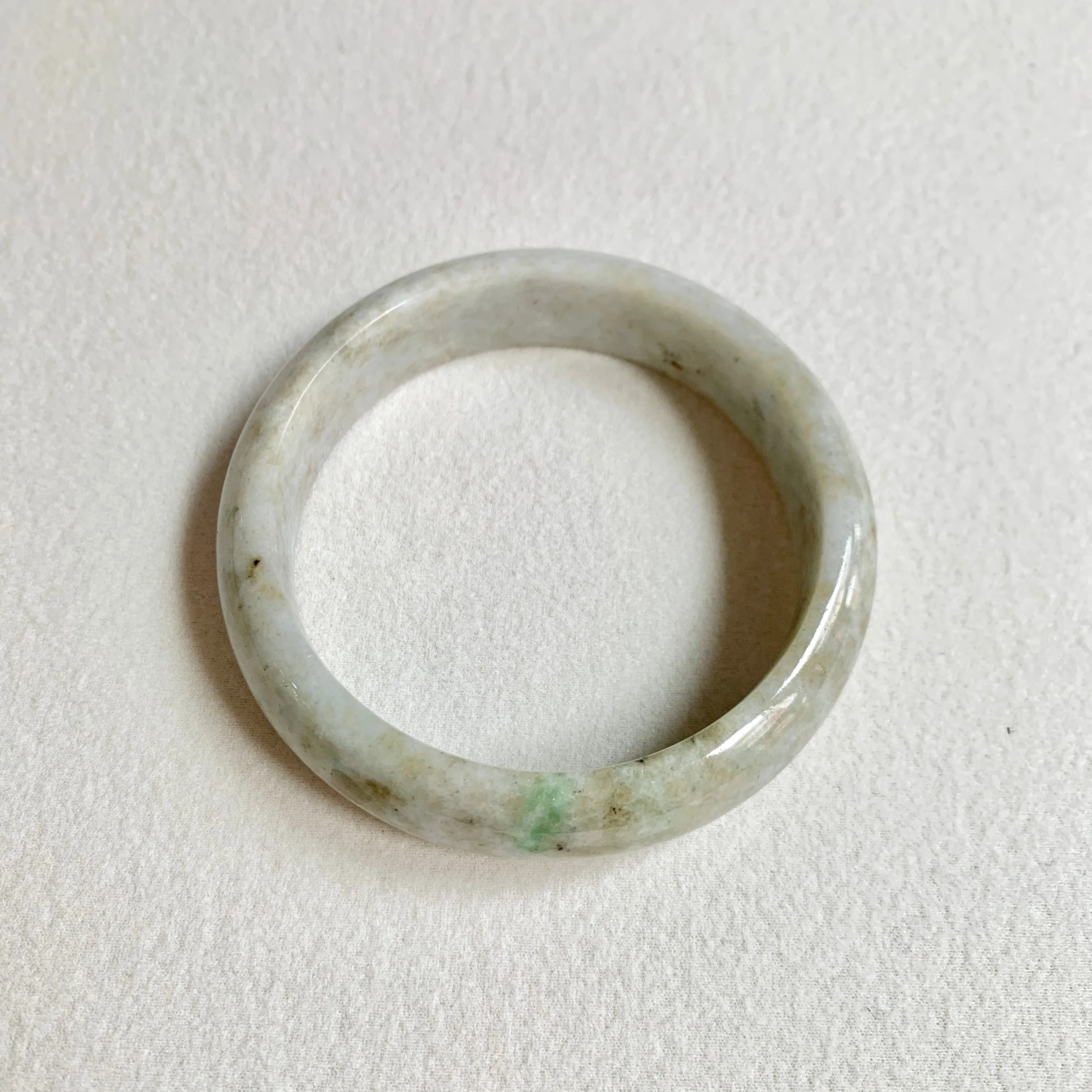58.5mm A-Grade Natural Yellowish Green Modern Round Bangle No. 600170