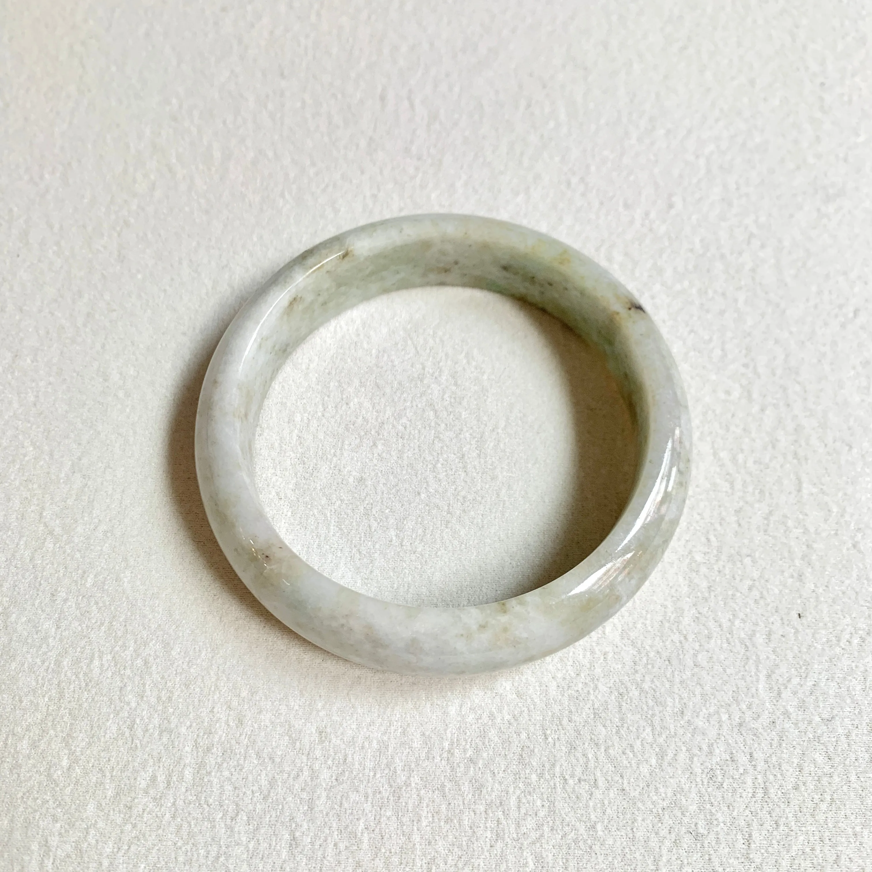 58.5mm A-Grade Natural Yellowish Green Modern Round Bangle No. 600170