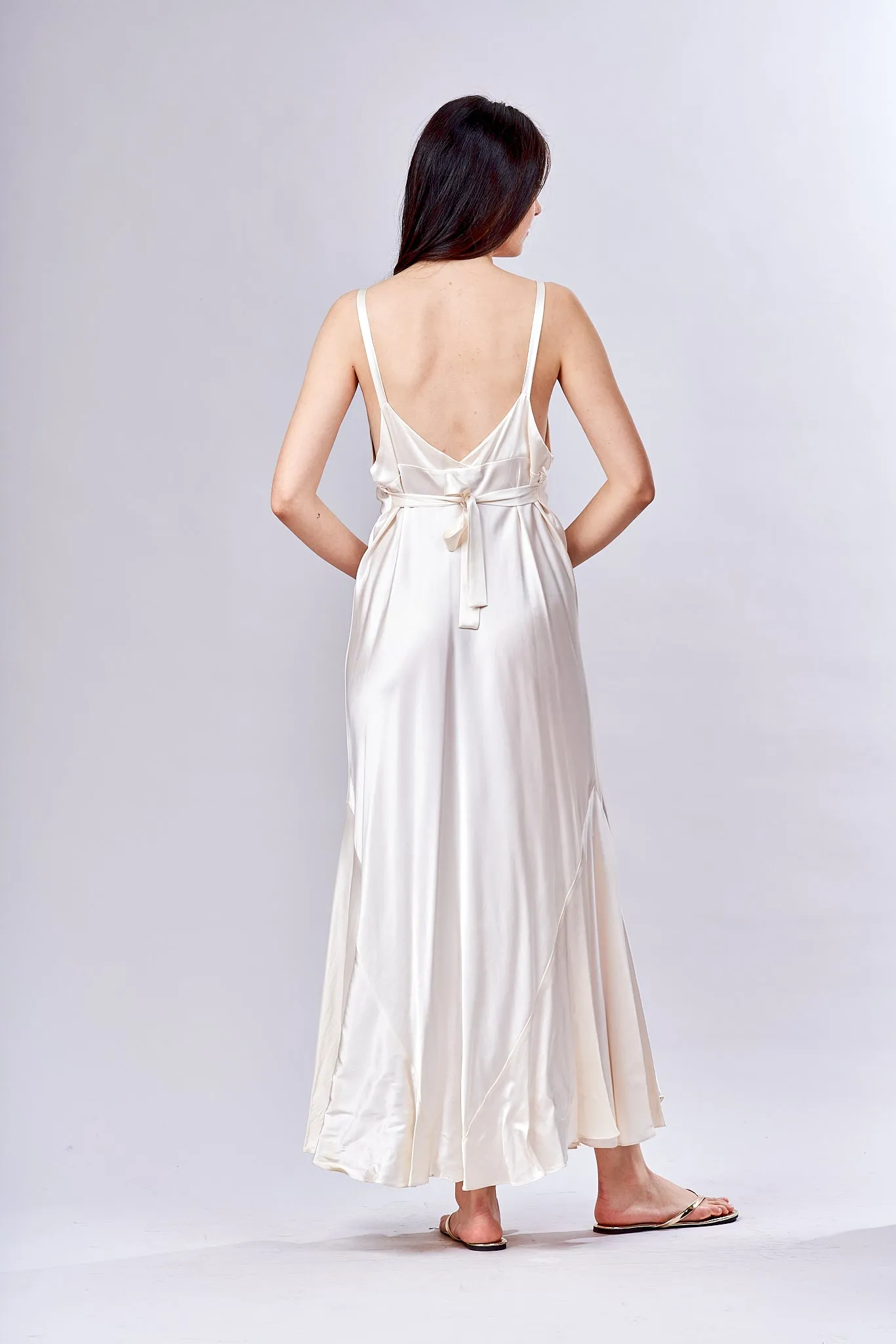9509 Elegant biais cut nightgown
