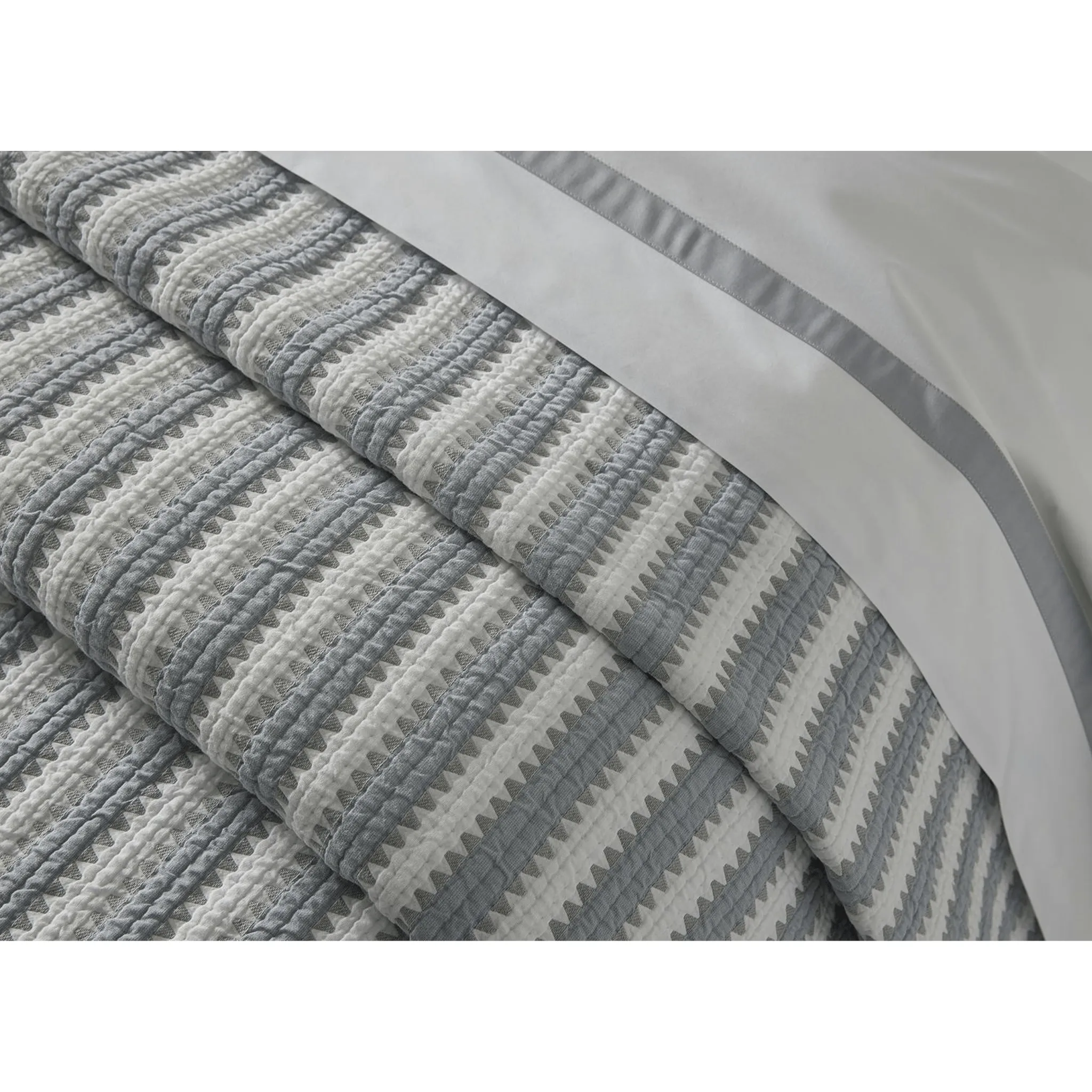Apollo Matelasse Coverlet