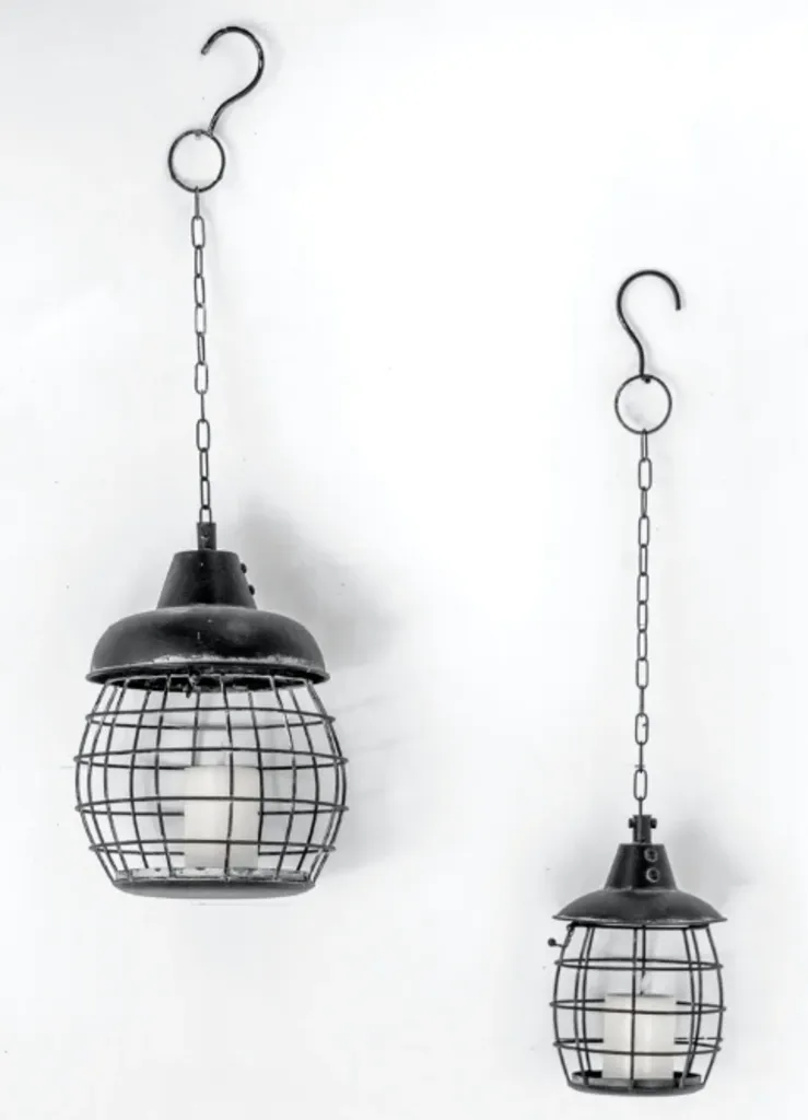 Black Metal Orb Hanger