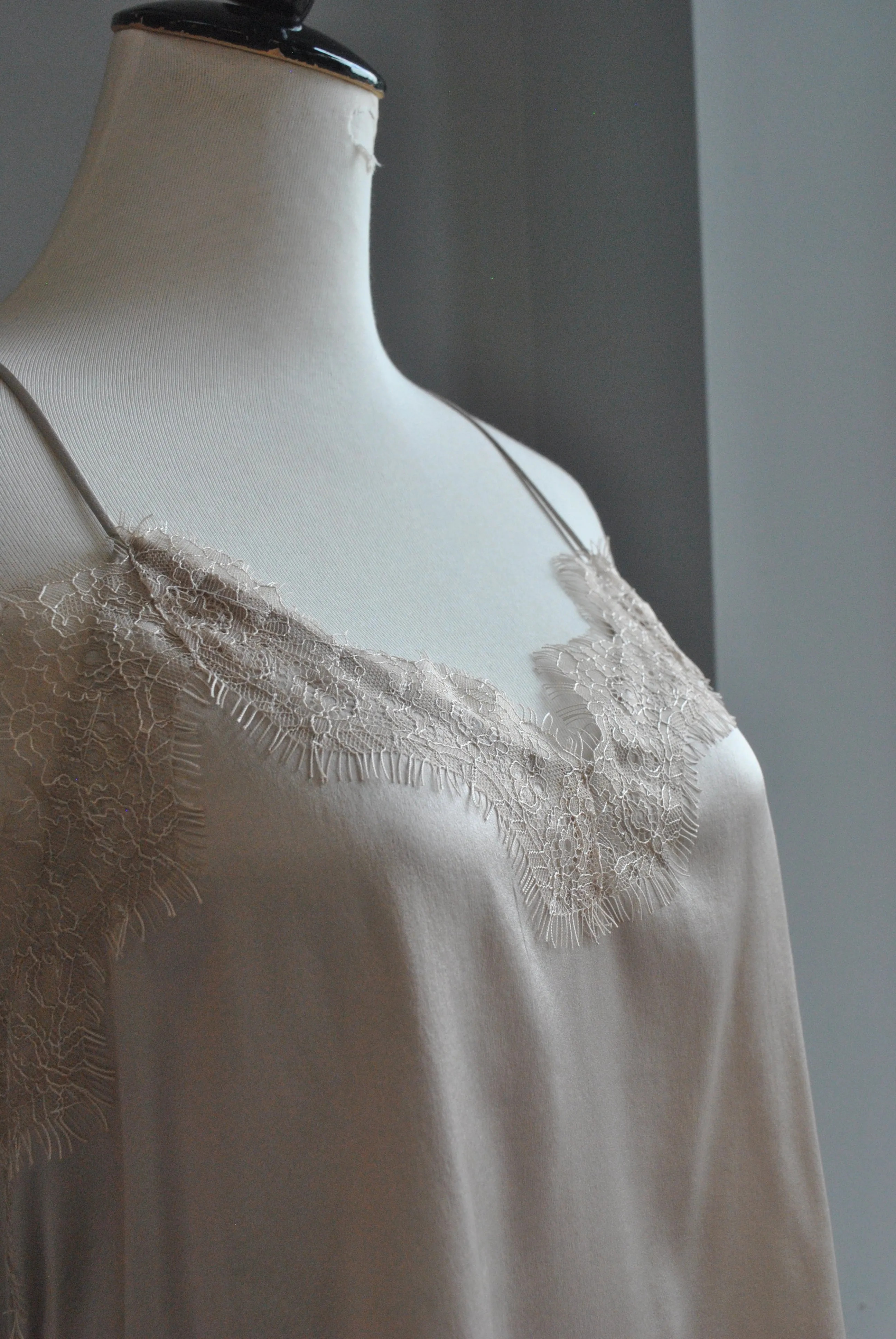 CHAMPAGNE SIMPLE BASIC CAMI