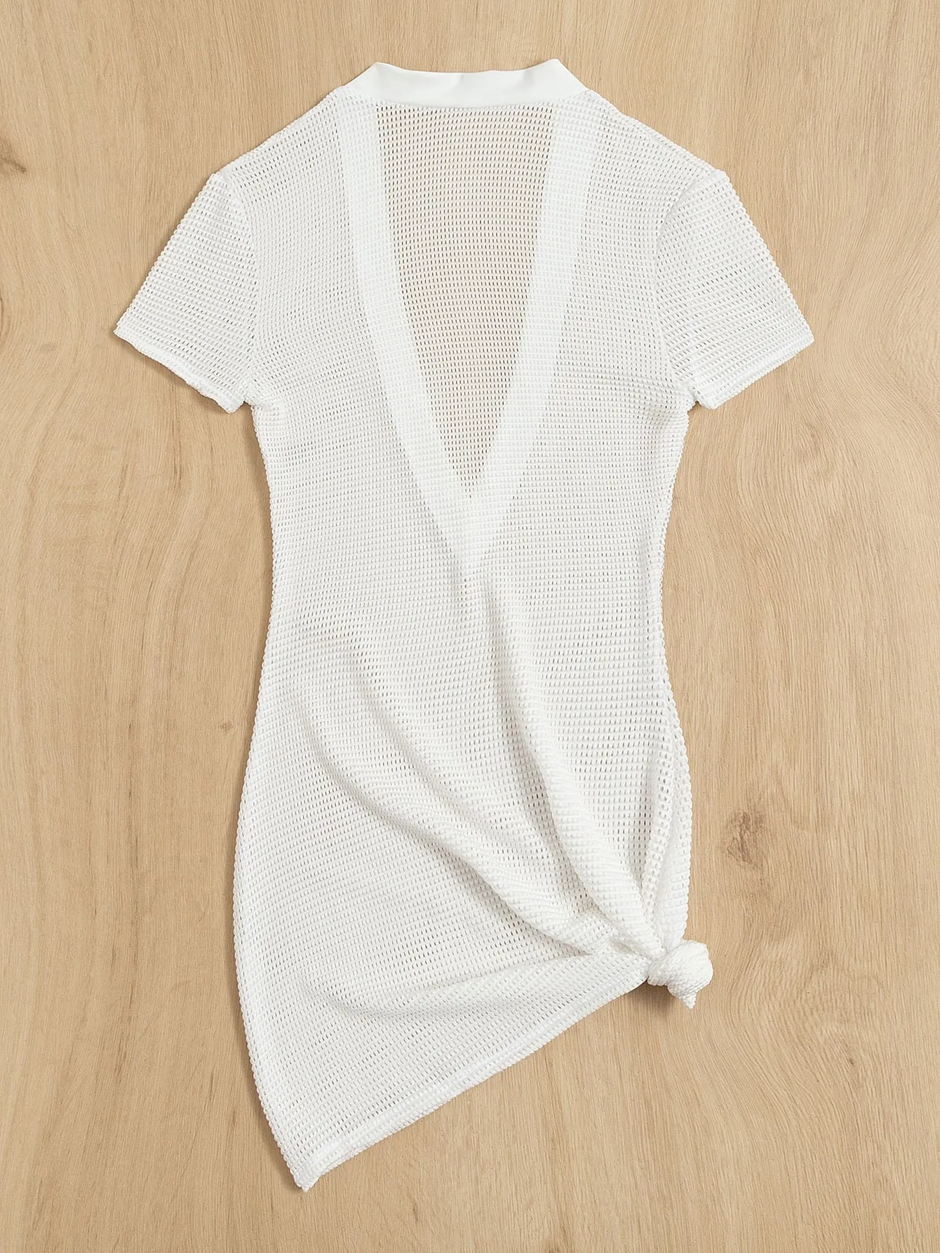 Cherry Vibes: Pareo Simple de Cuello Profundo para Mujer