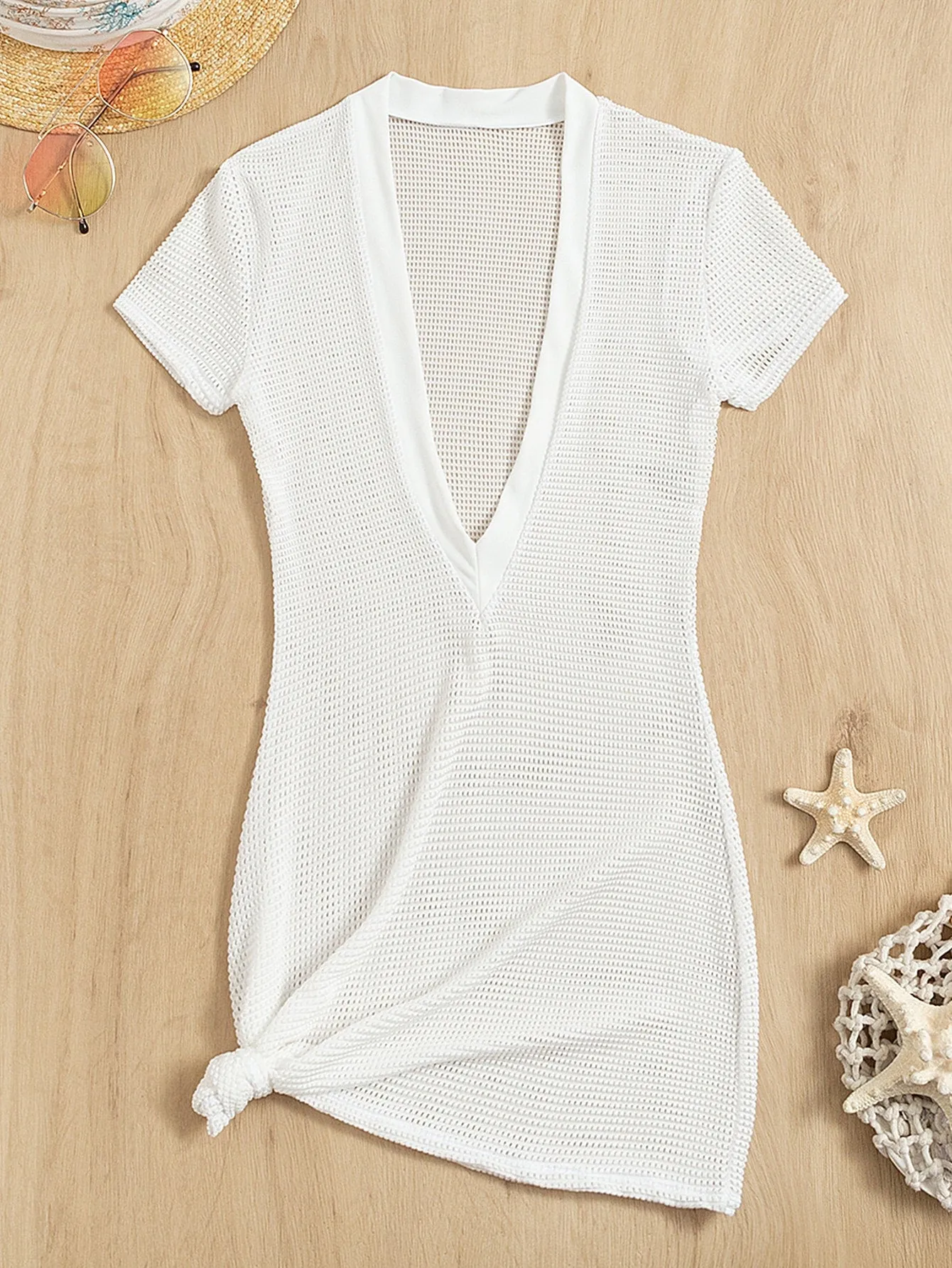 Cherry Vibes: Pareo Simple de Cuello Profundo para Mujer