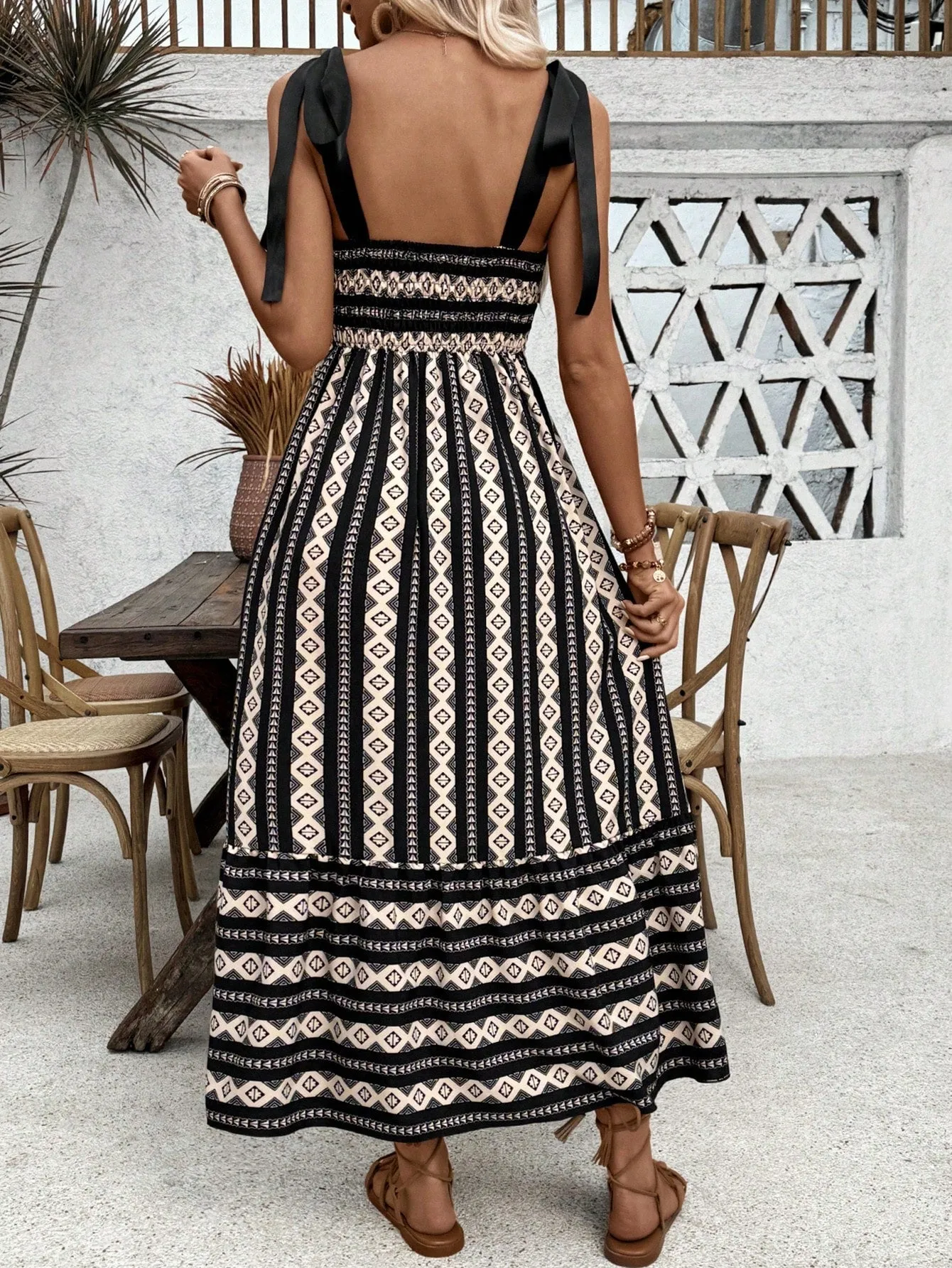 Cherry Vibes: Vestido sin mangas geométrico para mujer