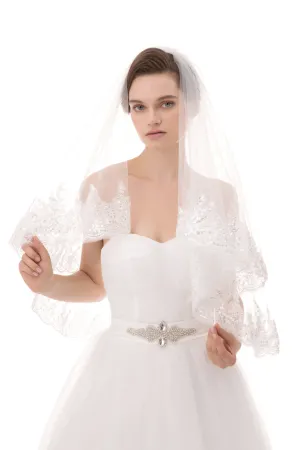 Cora Elegant Short Lace Wedding Veil