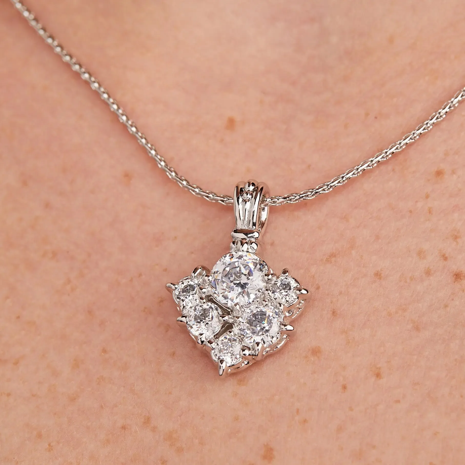 Diamante Cluster 104 - 6 Stone Pendant