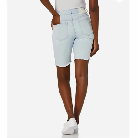 DL1961 Clara Frayed Hem Mid Rise Slim Light Wash Bermuda Short Kingsland 26