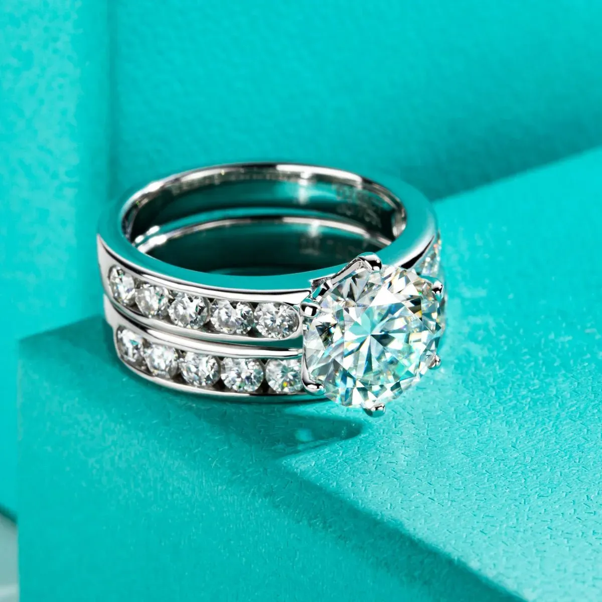 Elegant 3.0 Ct Round Diamond Engagement Ring Set