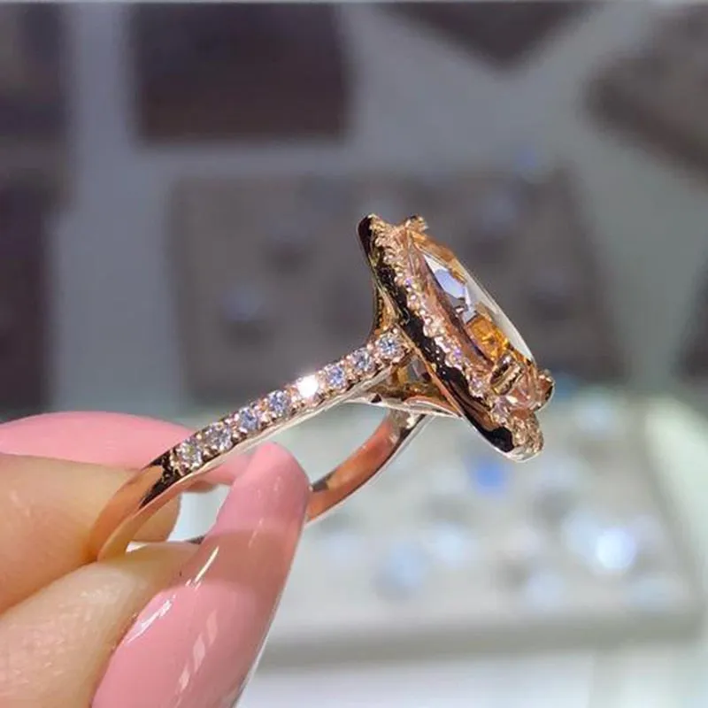 Elegant Cubic Zirconia Ring Rose Gold