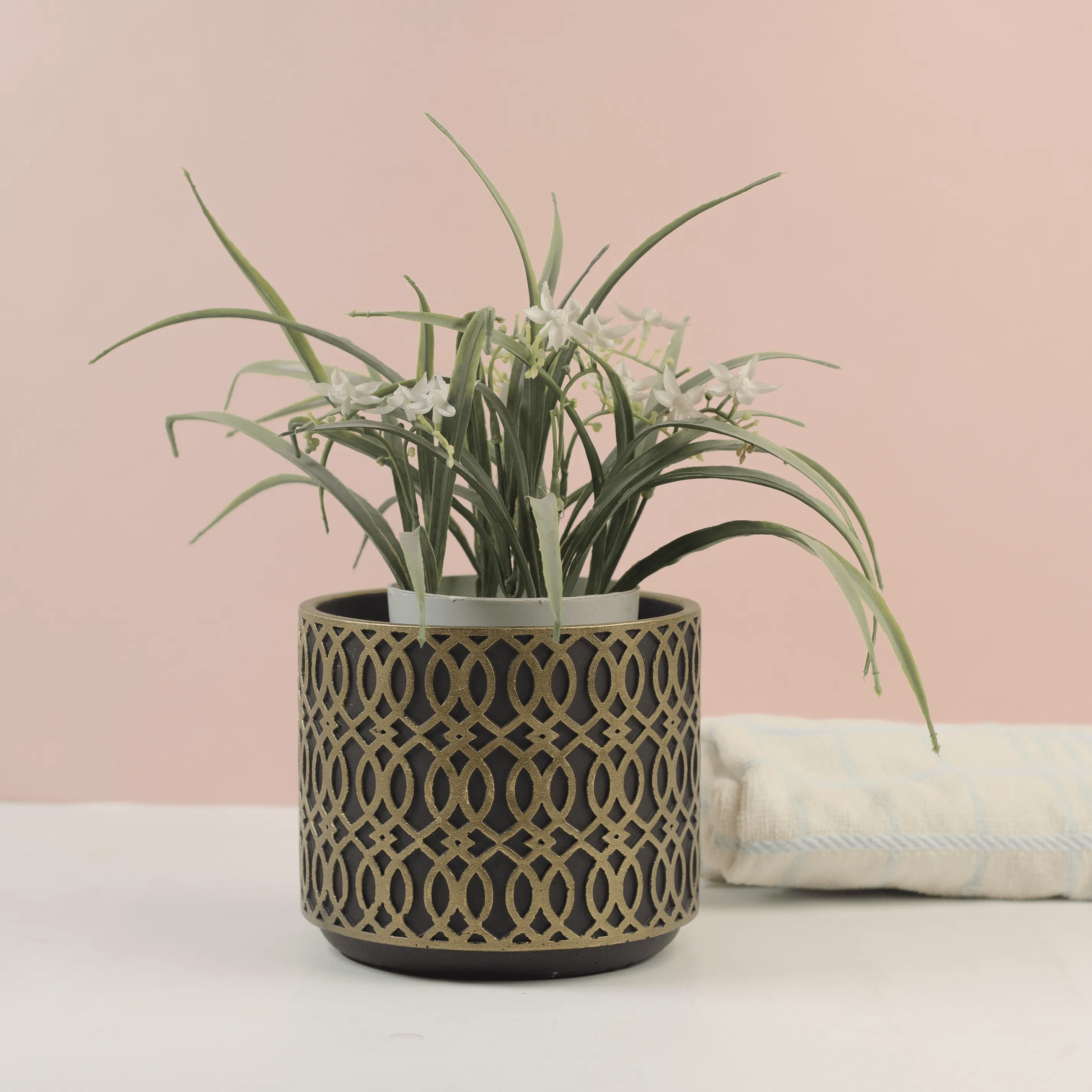 Elegant Décor Plant Pot