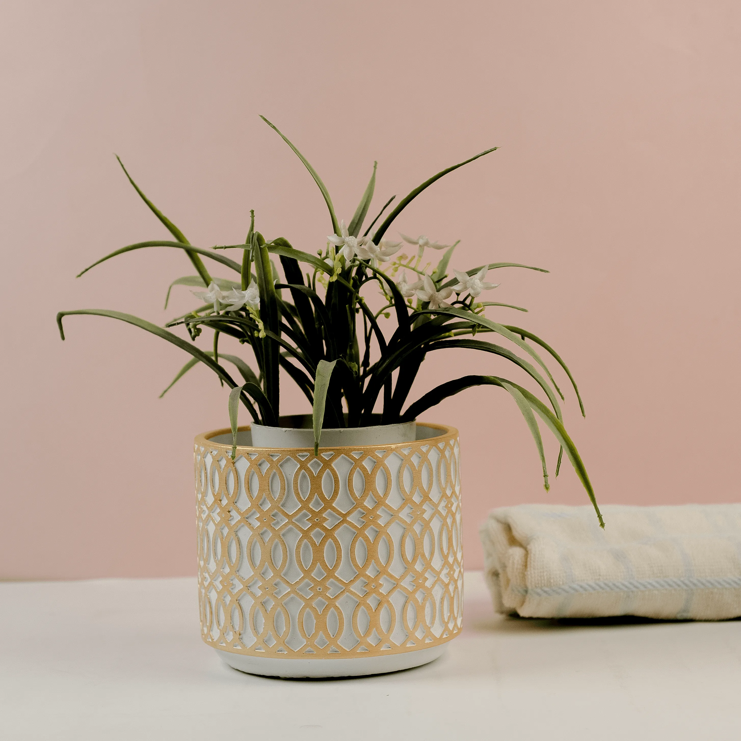 Elegant Décor Plant Pot