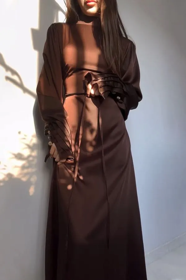 Elegant waisted pleated cuff dress