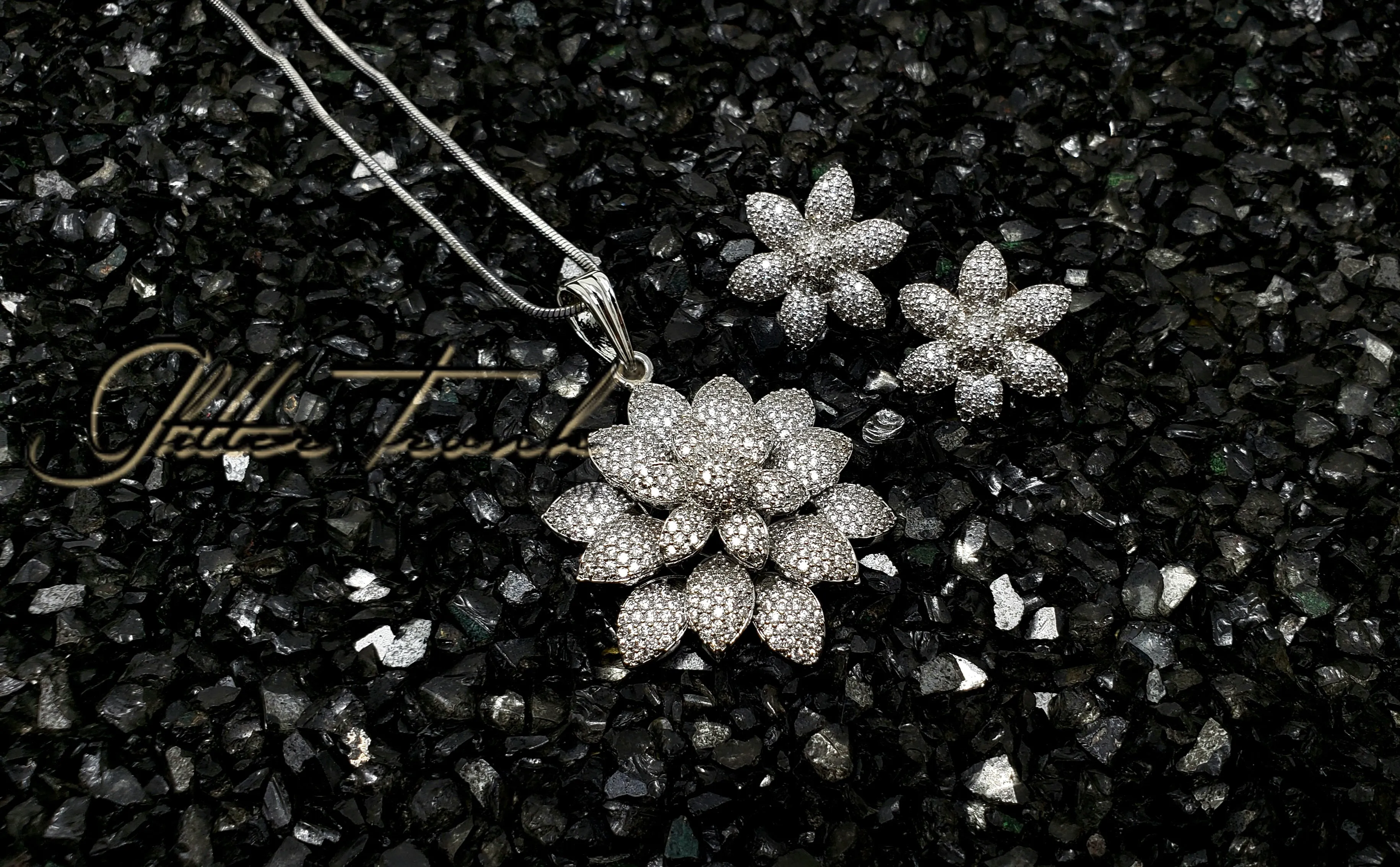 Fleur AD Rhodium Pendant Set