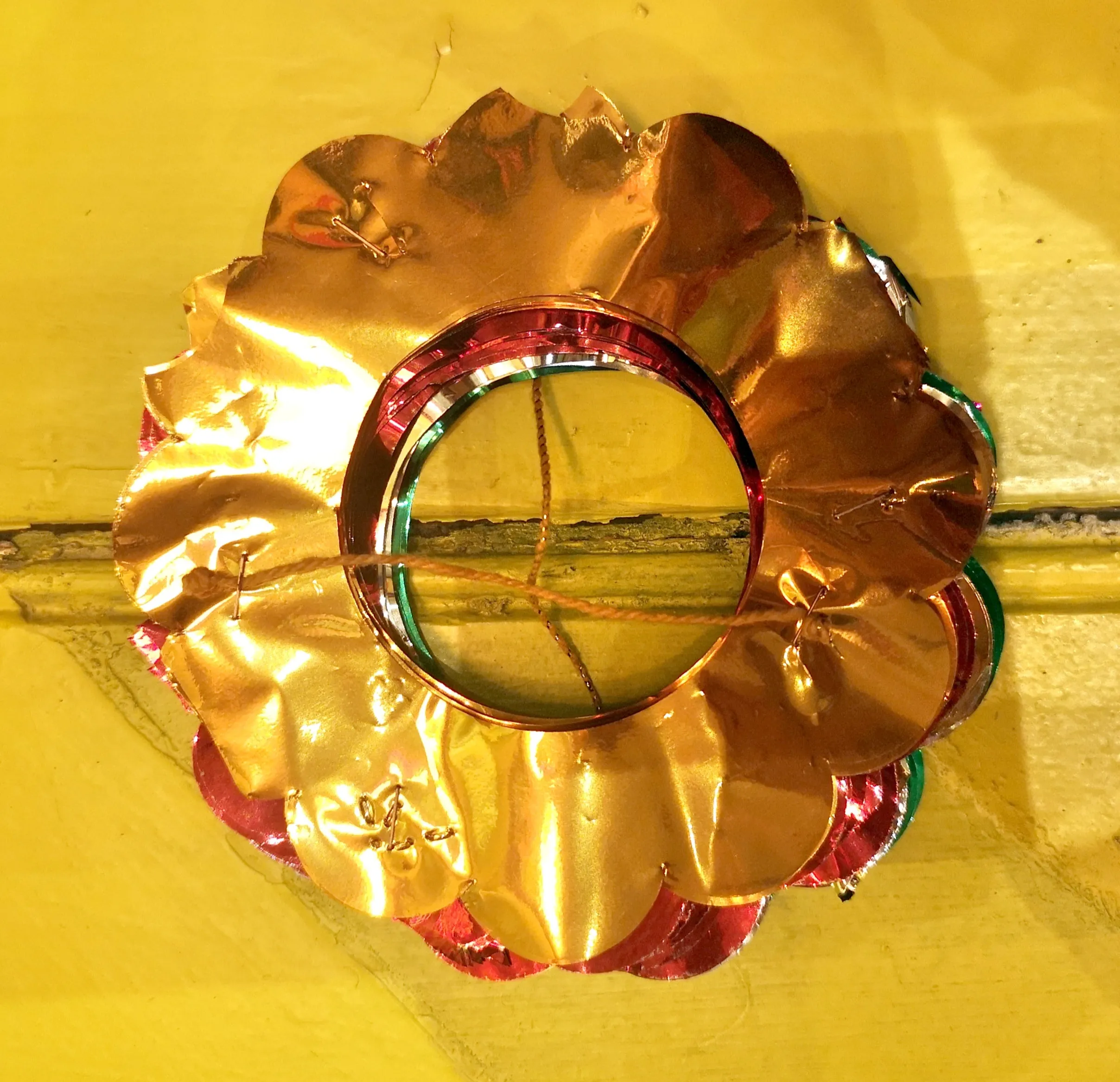Foil honeycomb garlands