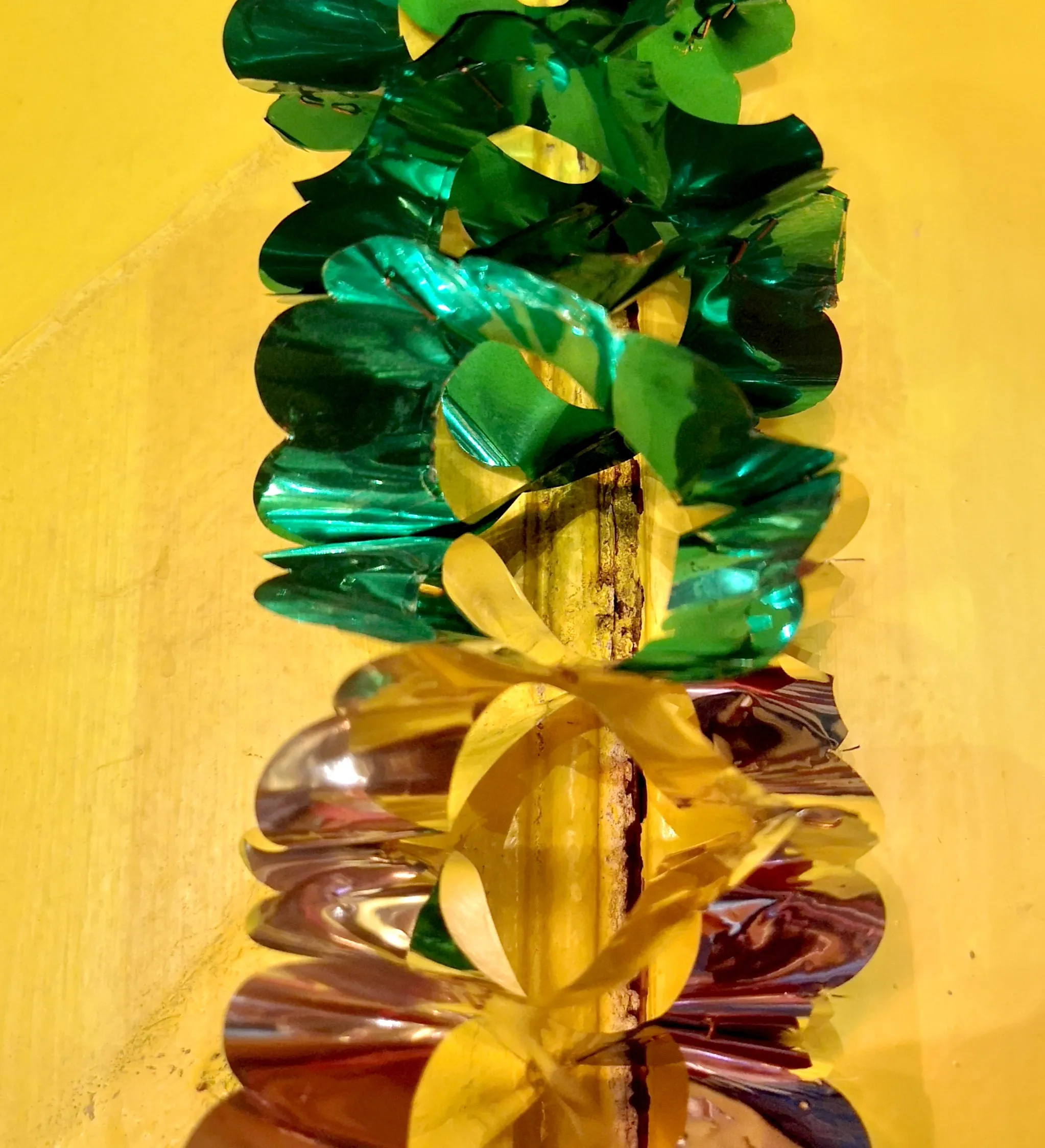 Foil honeycomb garlands