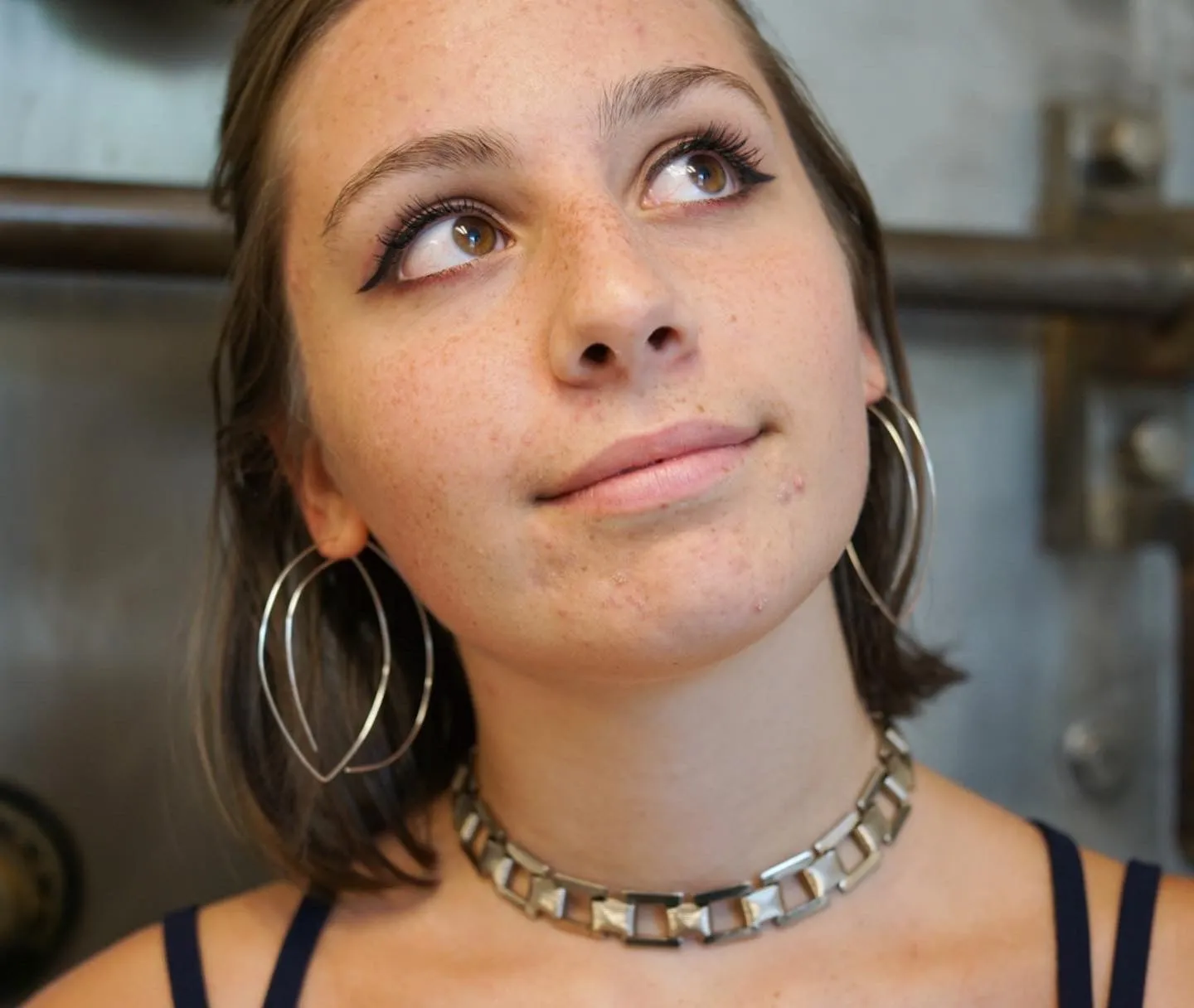 Grand Tete Threader Hoop Earrings in silver or gold-filled