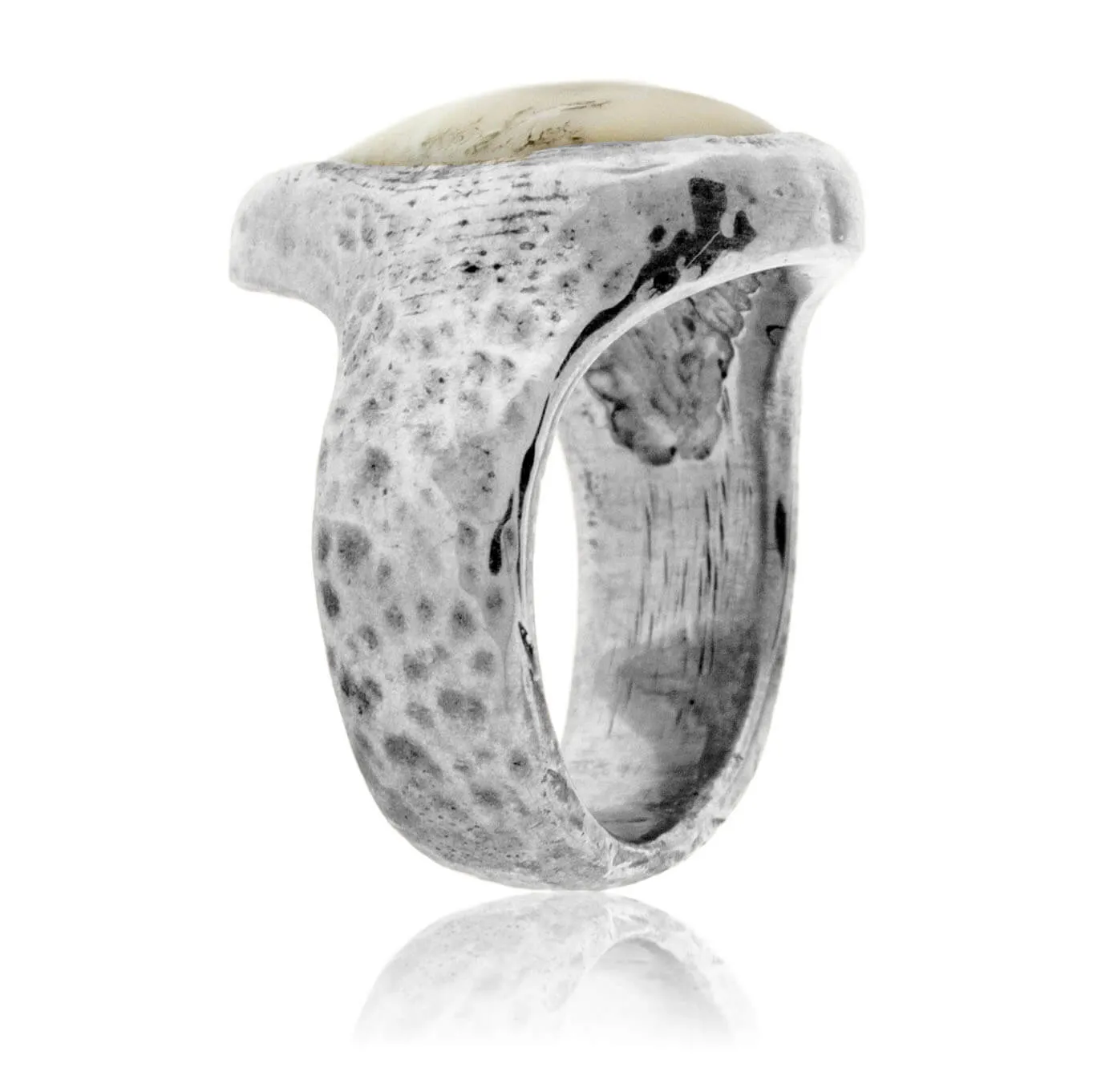 Hammered Simple Elk Ivory Ring