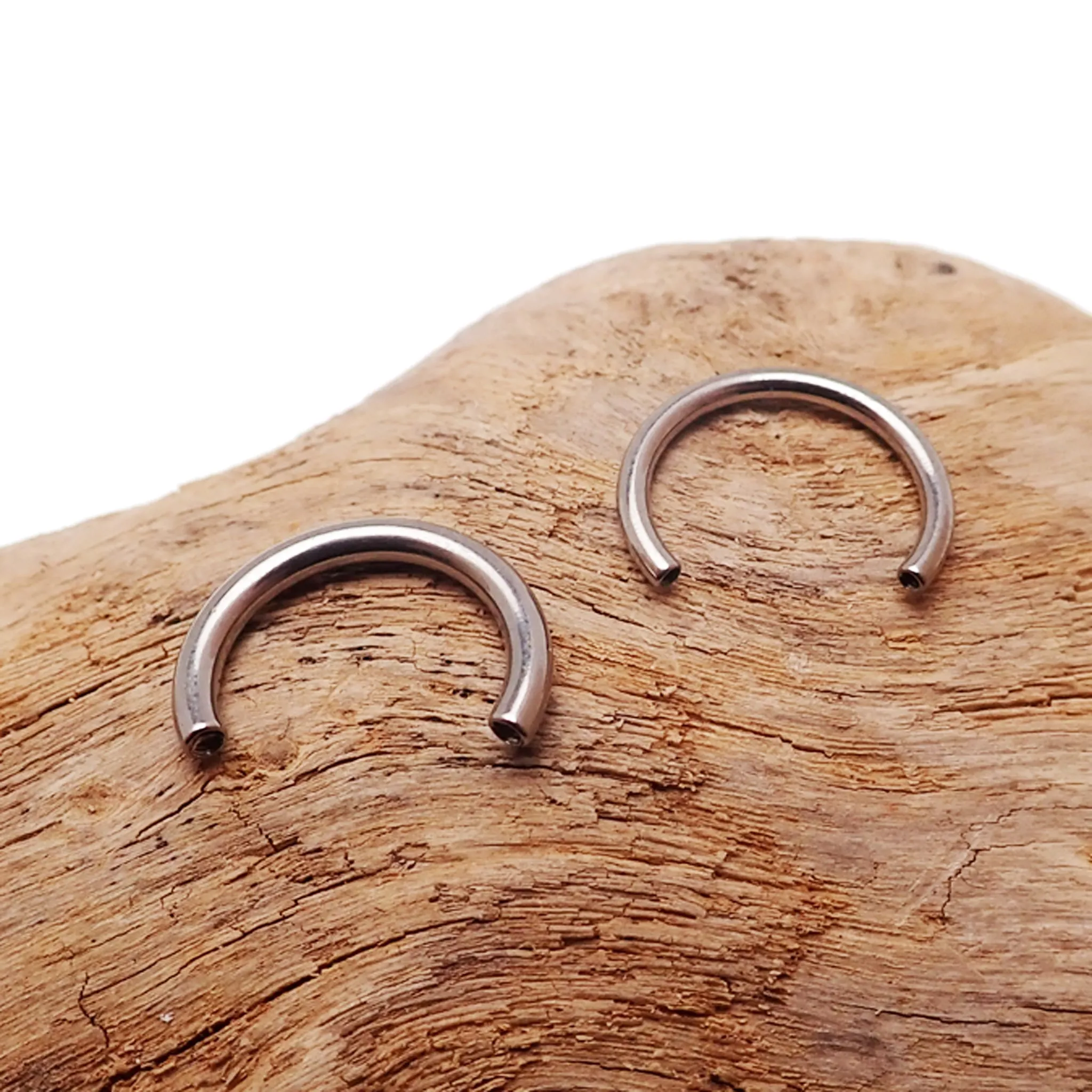 Horseshoe Titanium Circular Ring 16g, 14g
