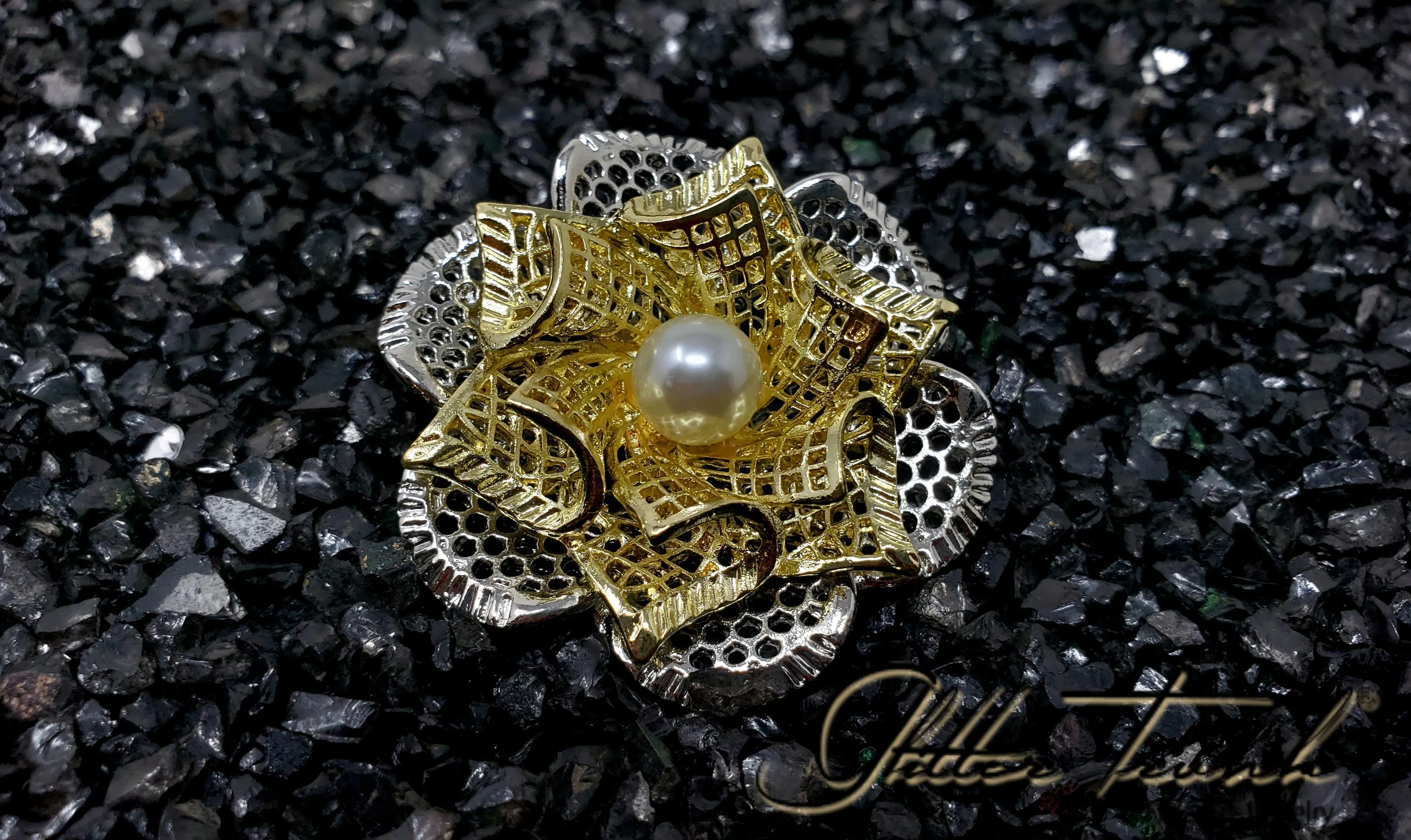 Kanika Dual Tone Rose Brooch