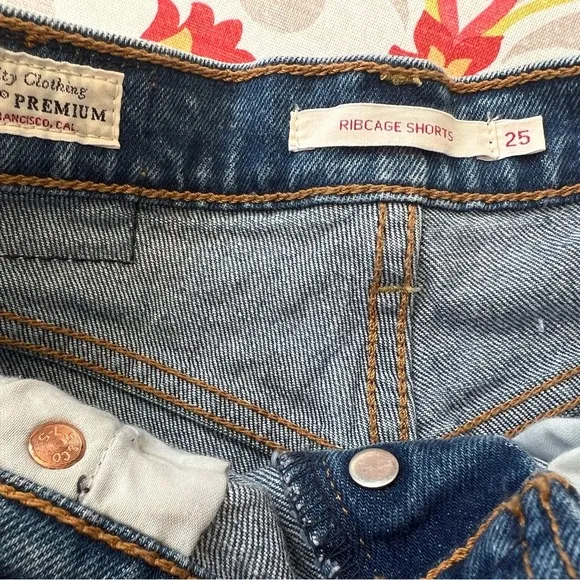 Levi’s Shorts ribcage denim cutoff jean 25 high rise
