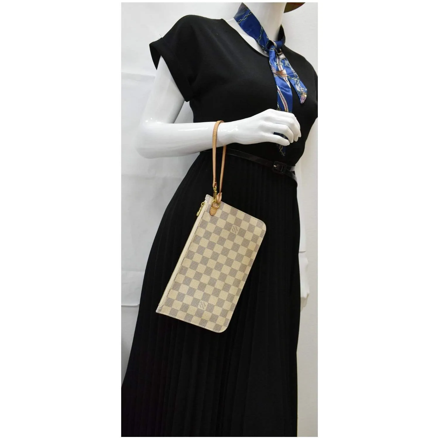 LOUIS VUITTON Neverfull MM Damier Azur Pochette Wristlet Pouch White
