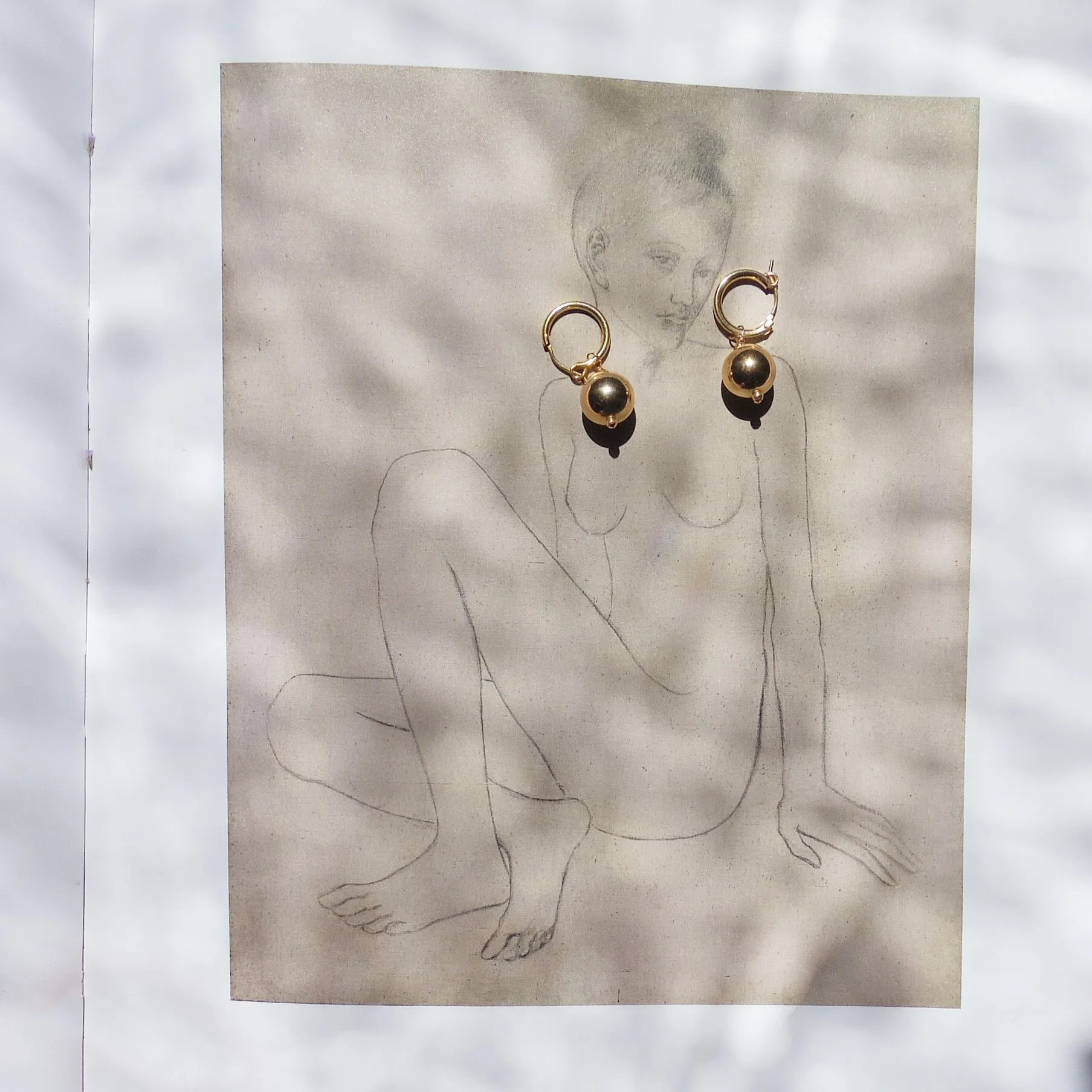 Minimal Droplet Earrings