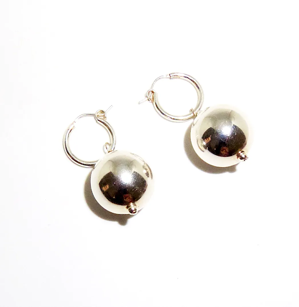 Minimal Droplet Earrings