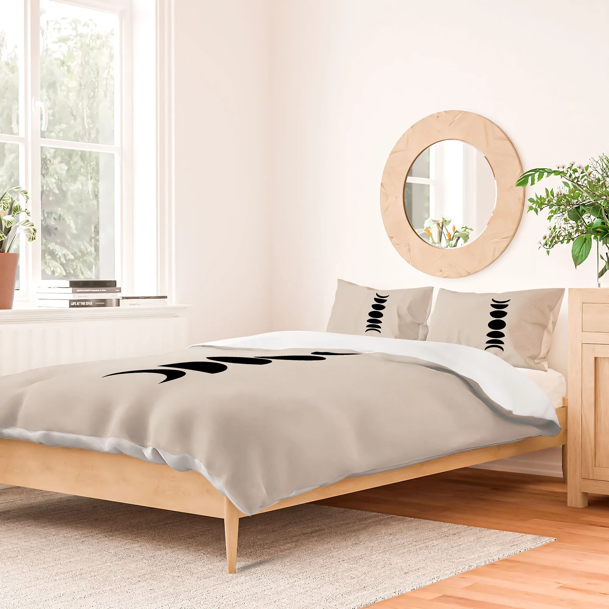 MINIMAL MOON PHASES WHITE DUVET / COMFORTER