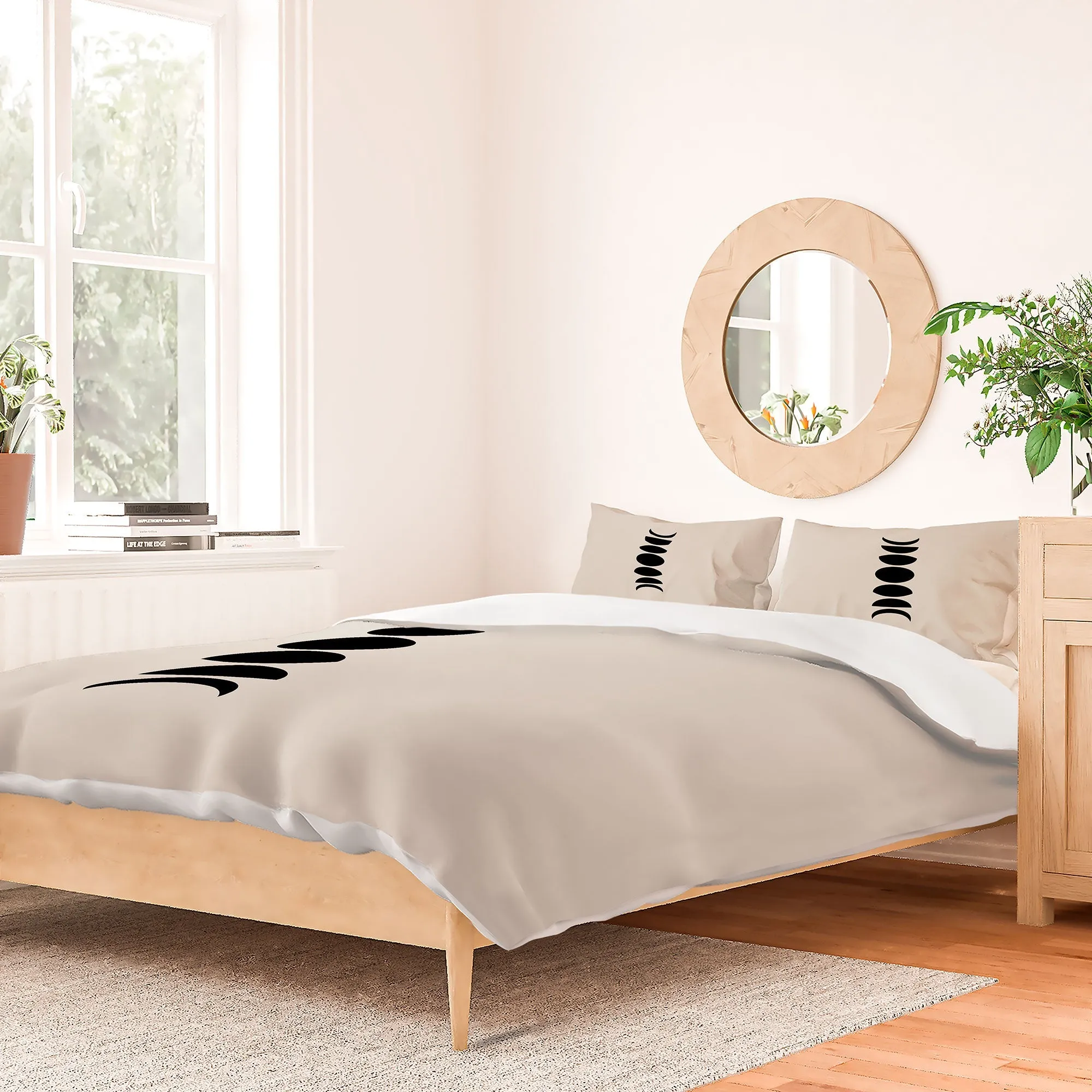 MINIMAL MOON PHASES WHITE DUVET / COMFORTER