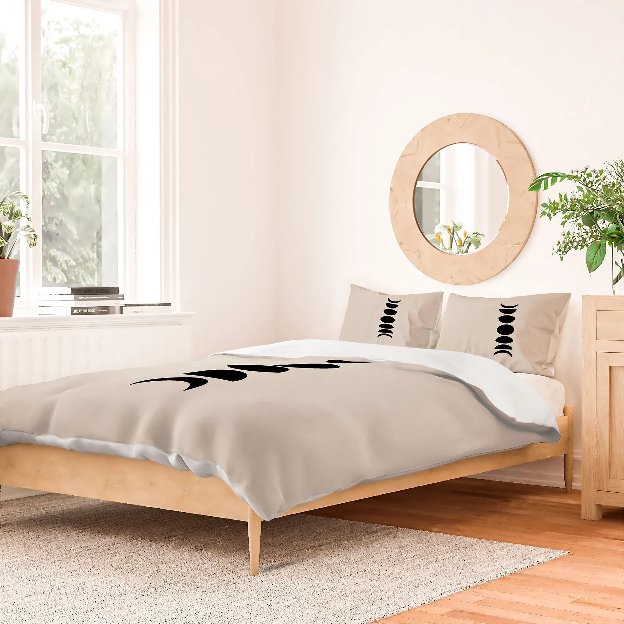 MINIMAL MOON PHASES WHITE DUVET / COMFORTER
