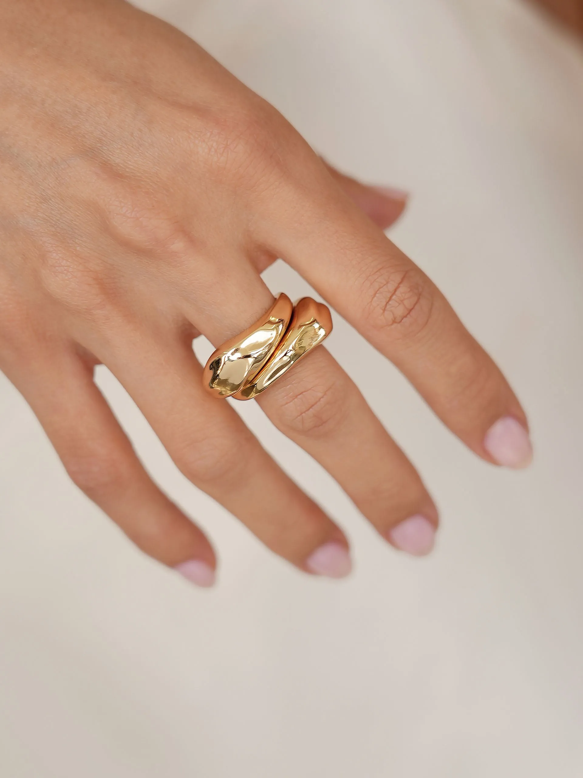 Modern Flow Ring