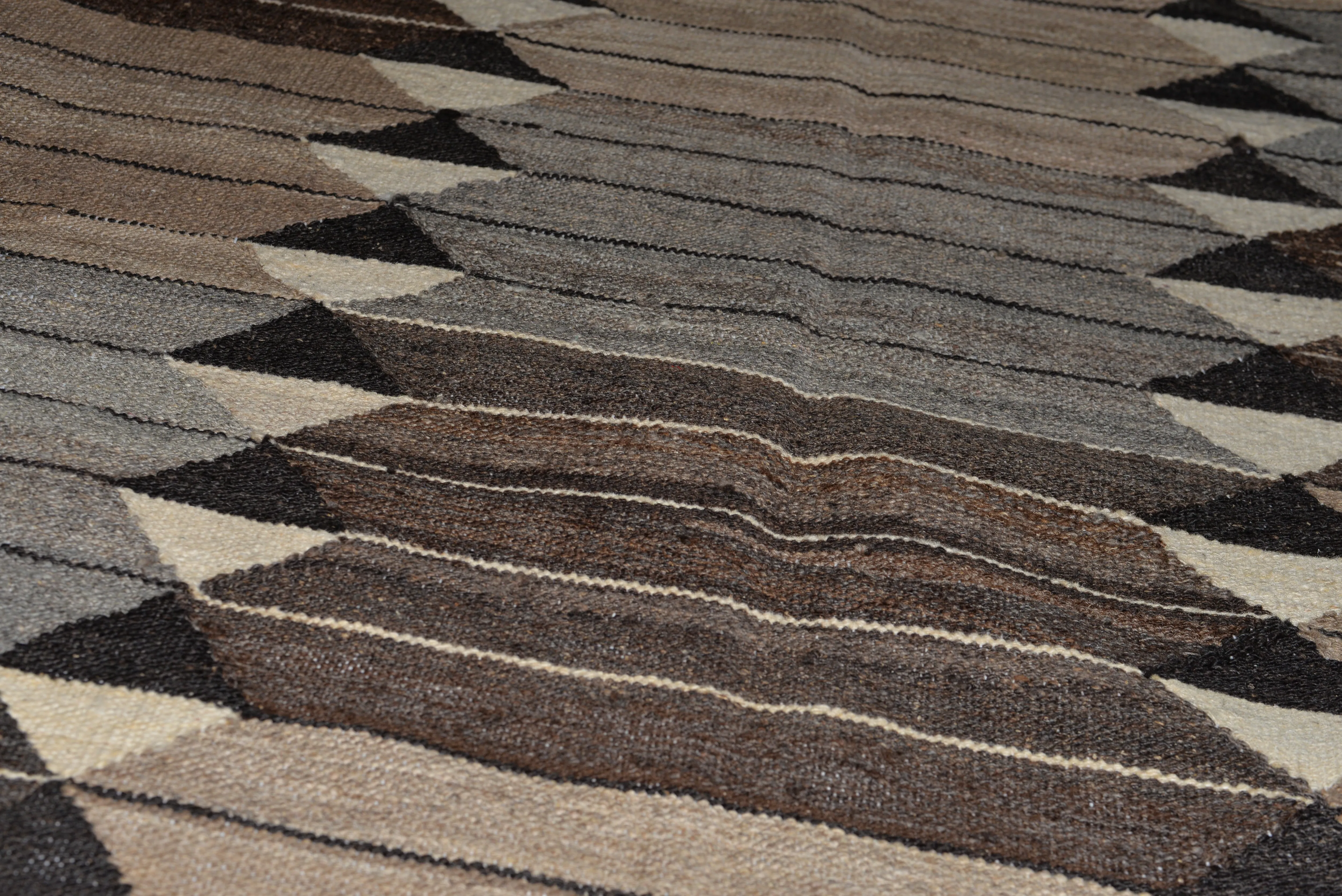 Modern Kilim 6'7" x 9'10"