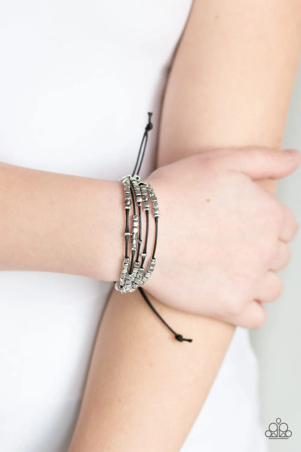 Modern Minimalism - Black