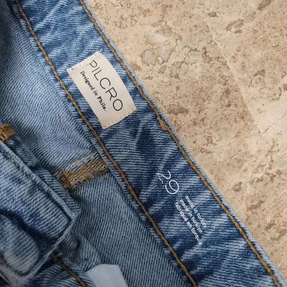 NEW Pilcro High-Rise Pleated Cuff Trouser Jeans Wide Leg Denim