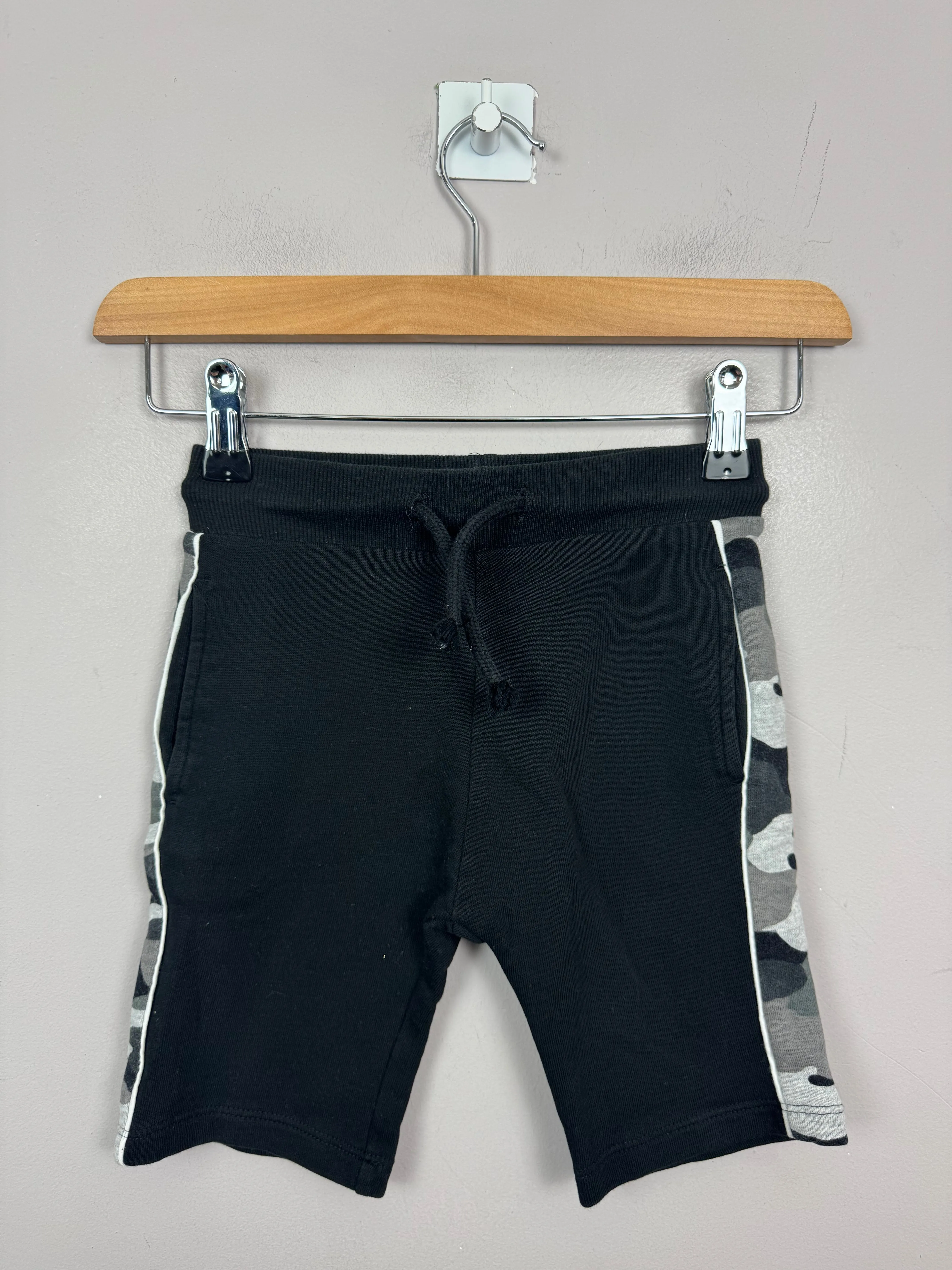 Next black camo sweat shorts 4-5y