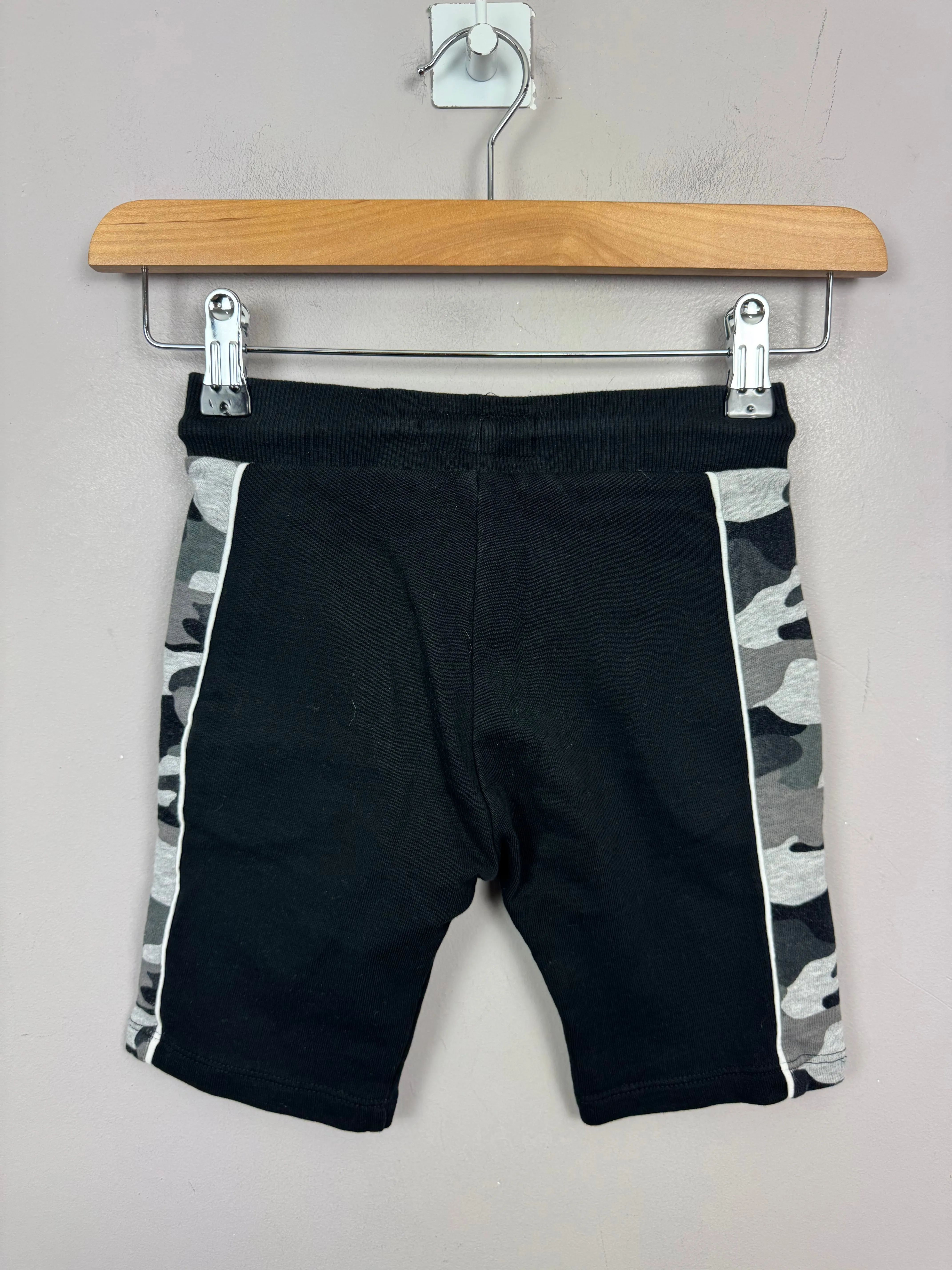 Next black camo sweat shorts 4-5y