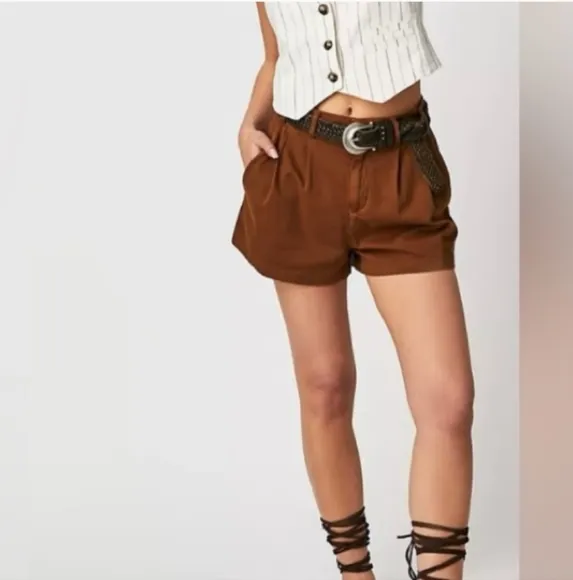 NWOT Free People Billie Chino Pleated Shorts in Cigar Brown